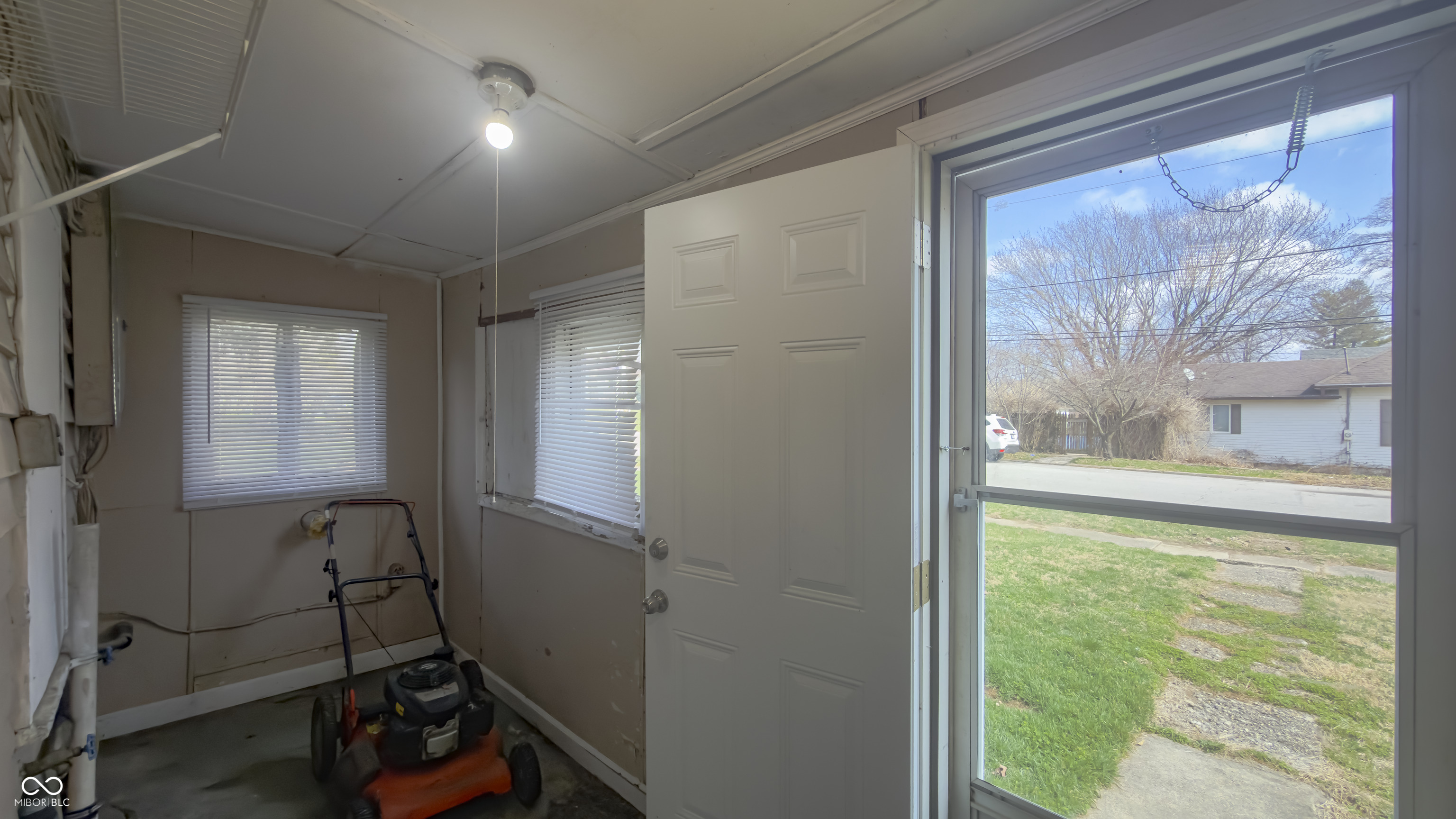 10 W Harrison Street