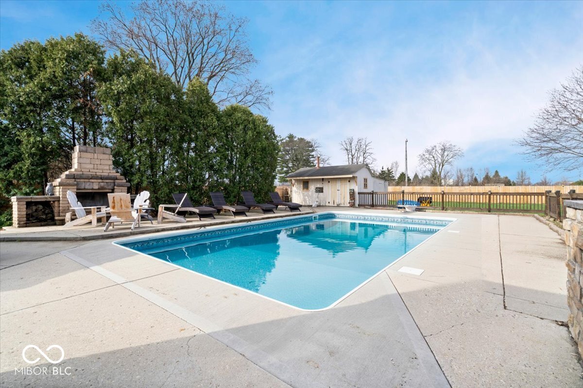 84 Glenbrook Lane