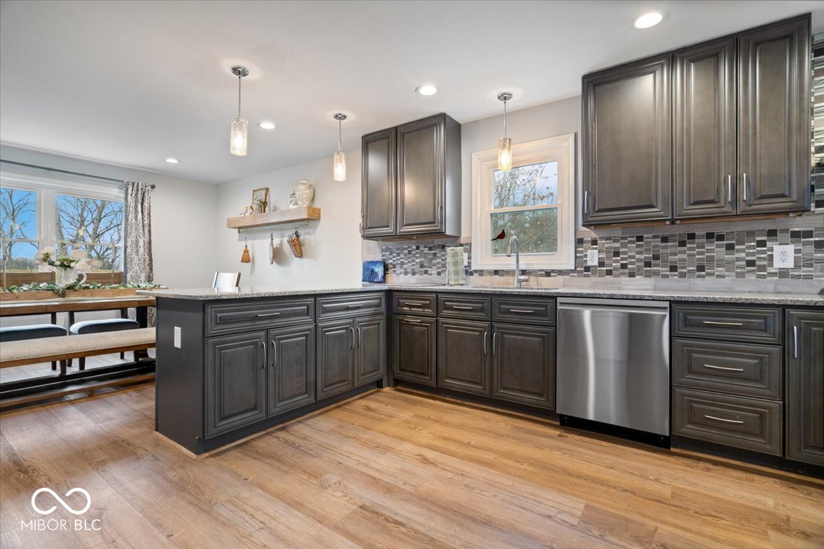84 Glenbrook Lane