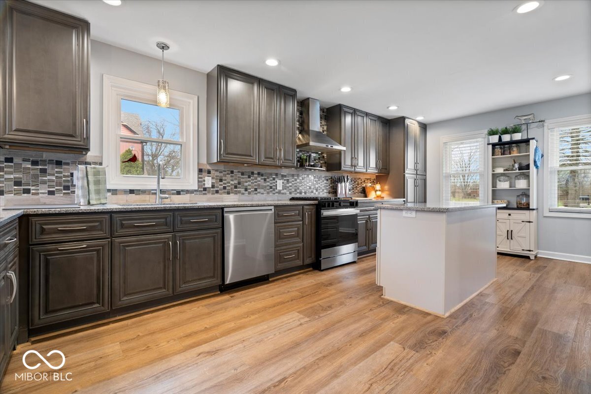 84 Glenbrook Lane