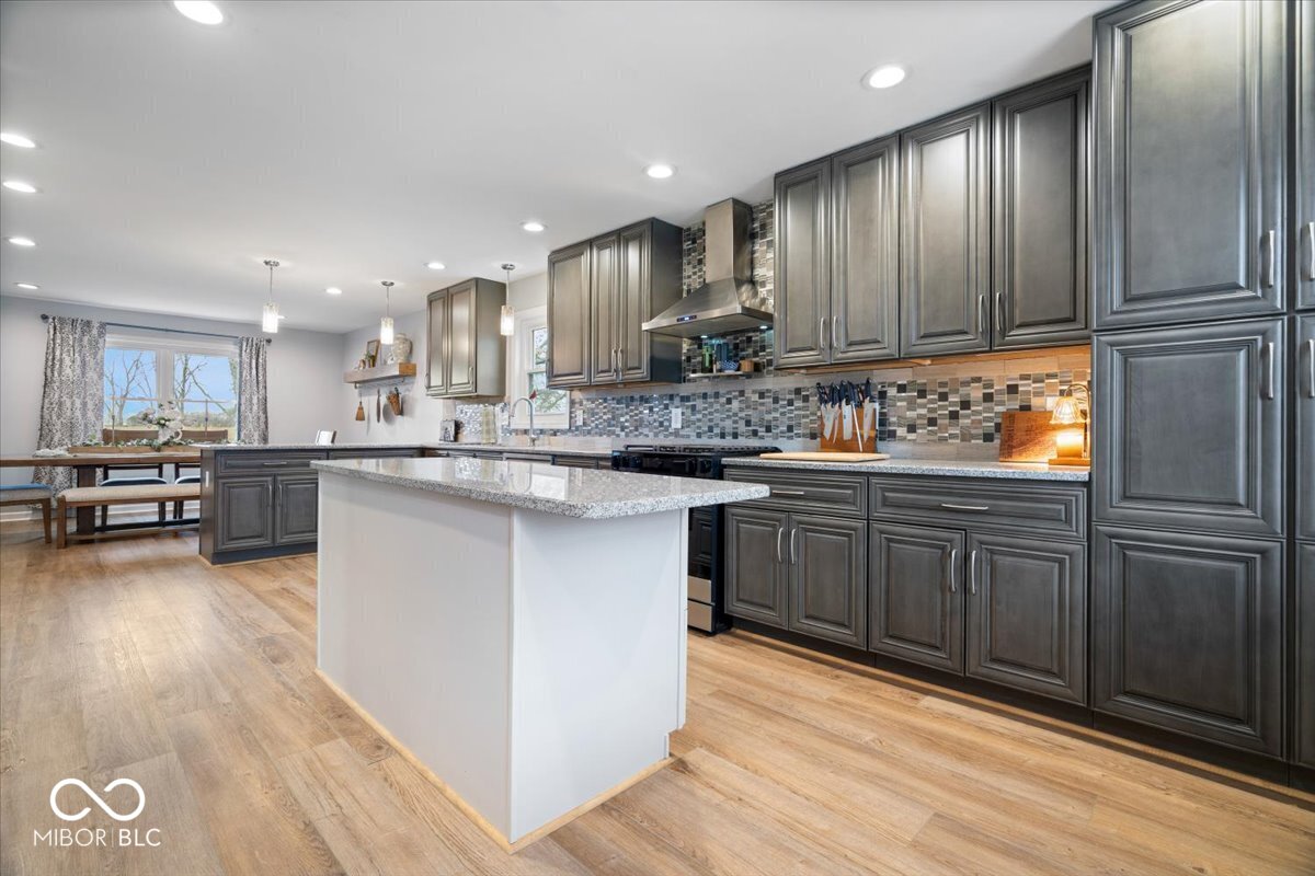 84 Glenbrook Lane