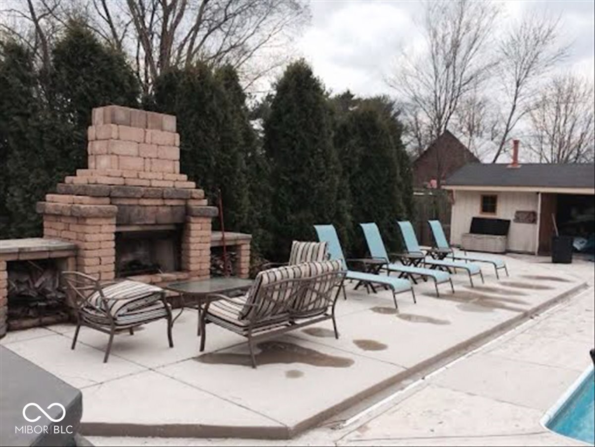 84 Glenbrook Lane