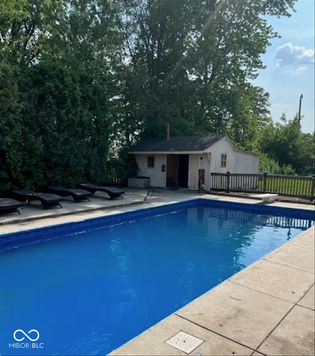 84 Glenbrook Lane