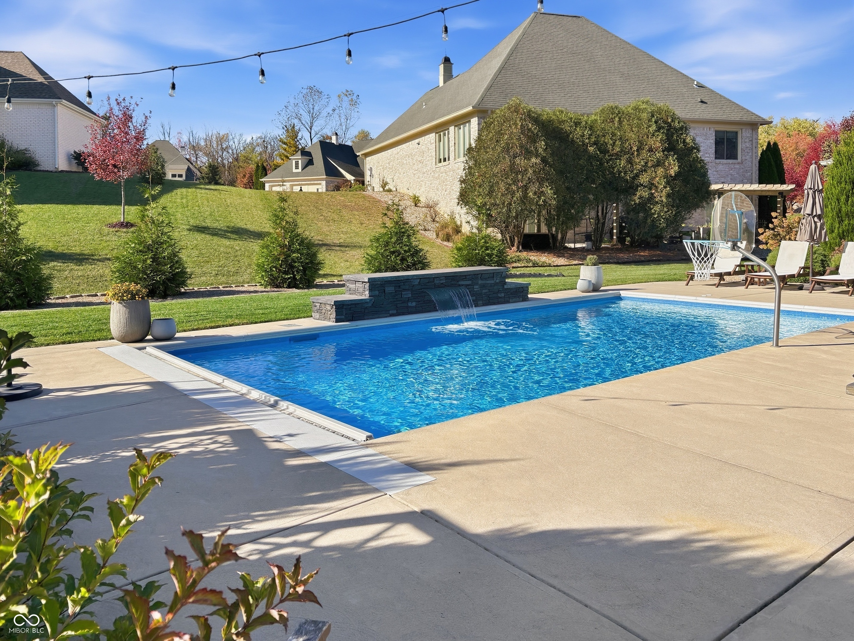 751 Willow Pointe South Drive