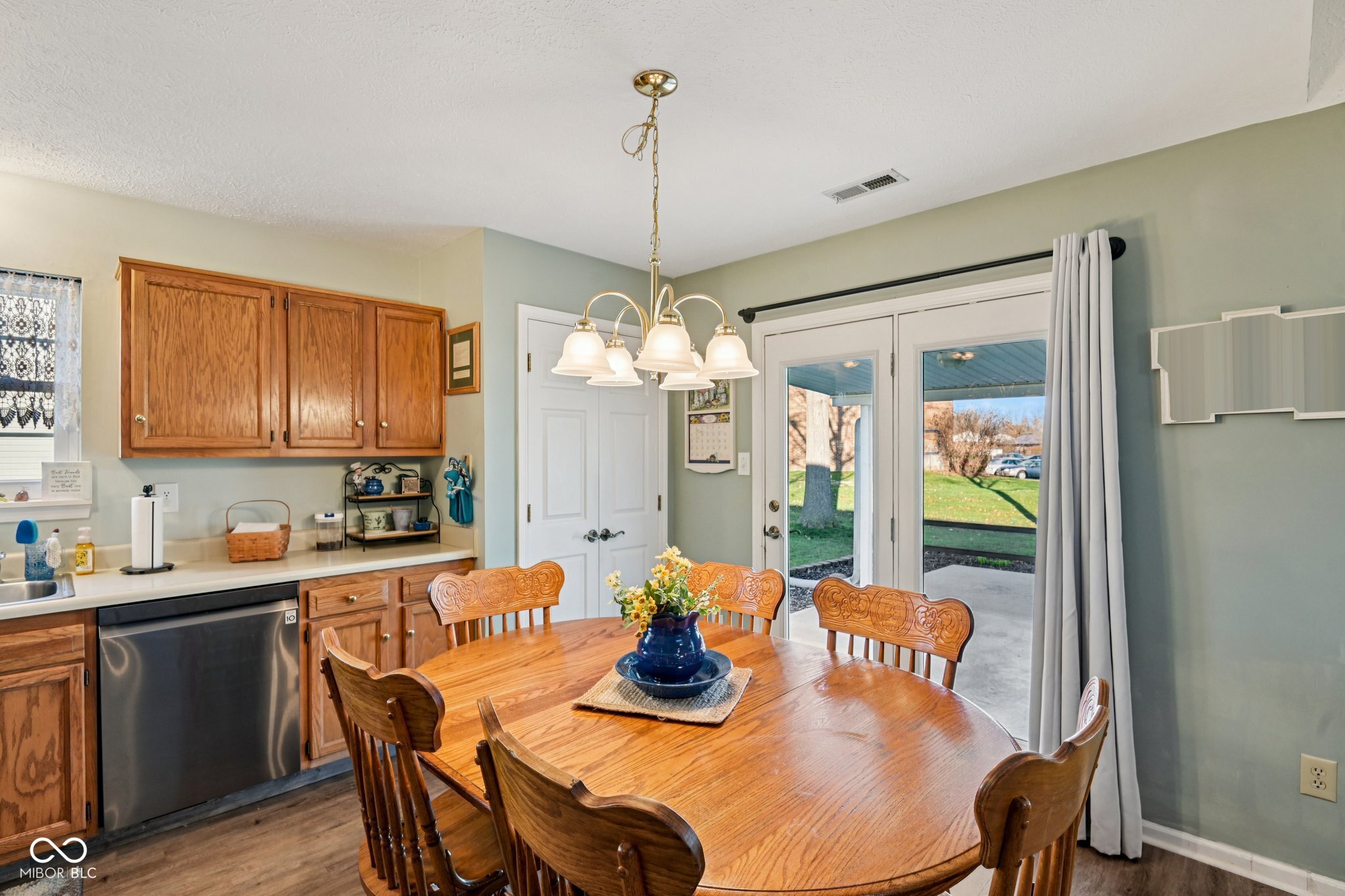 6 Kristelli Court