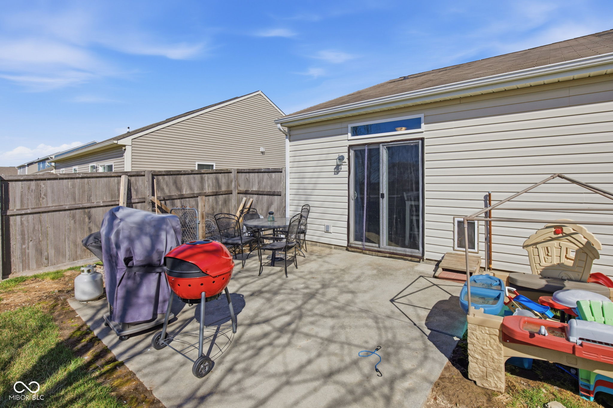 1408 Graybark Street