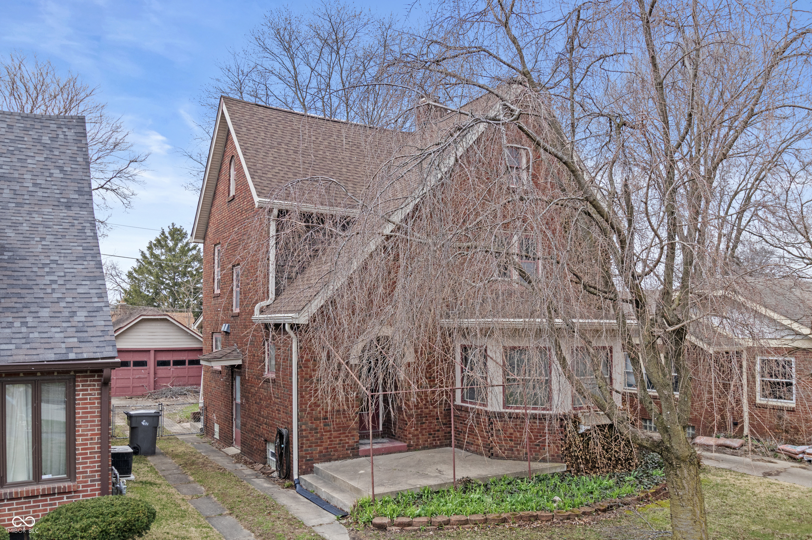 24 N Pasadena Street