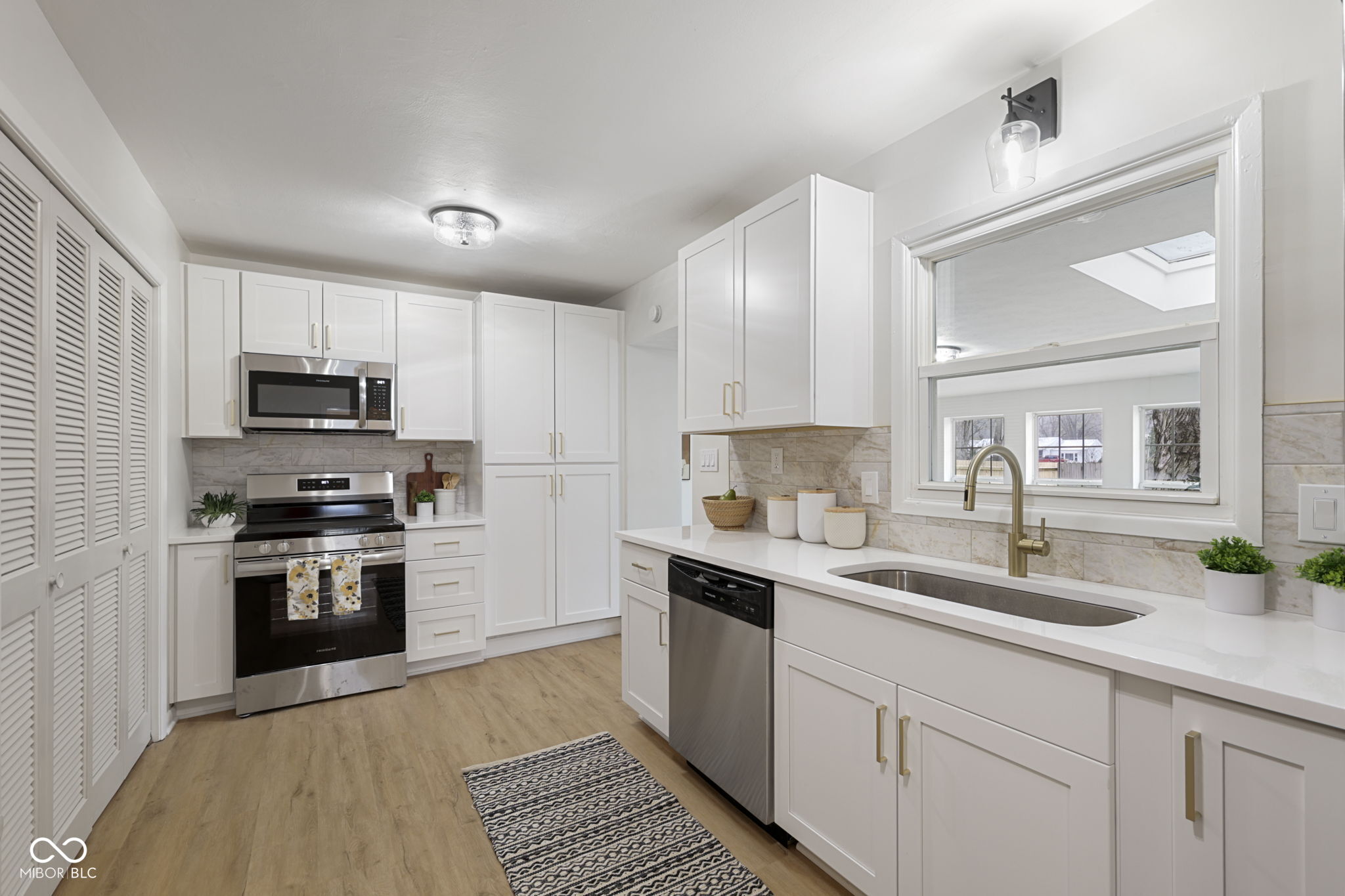 2735 Canterbury Lane