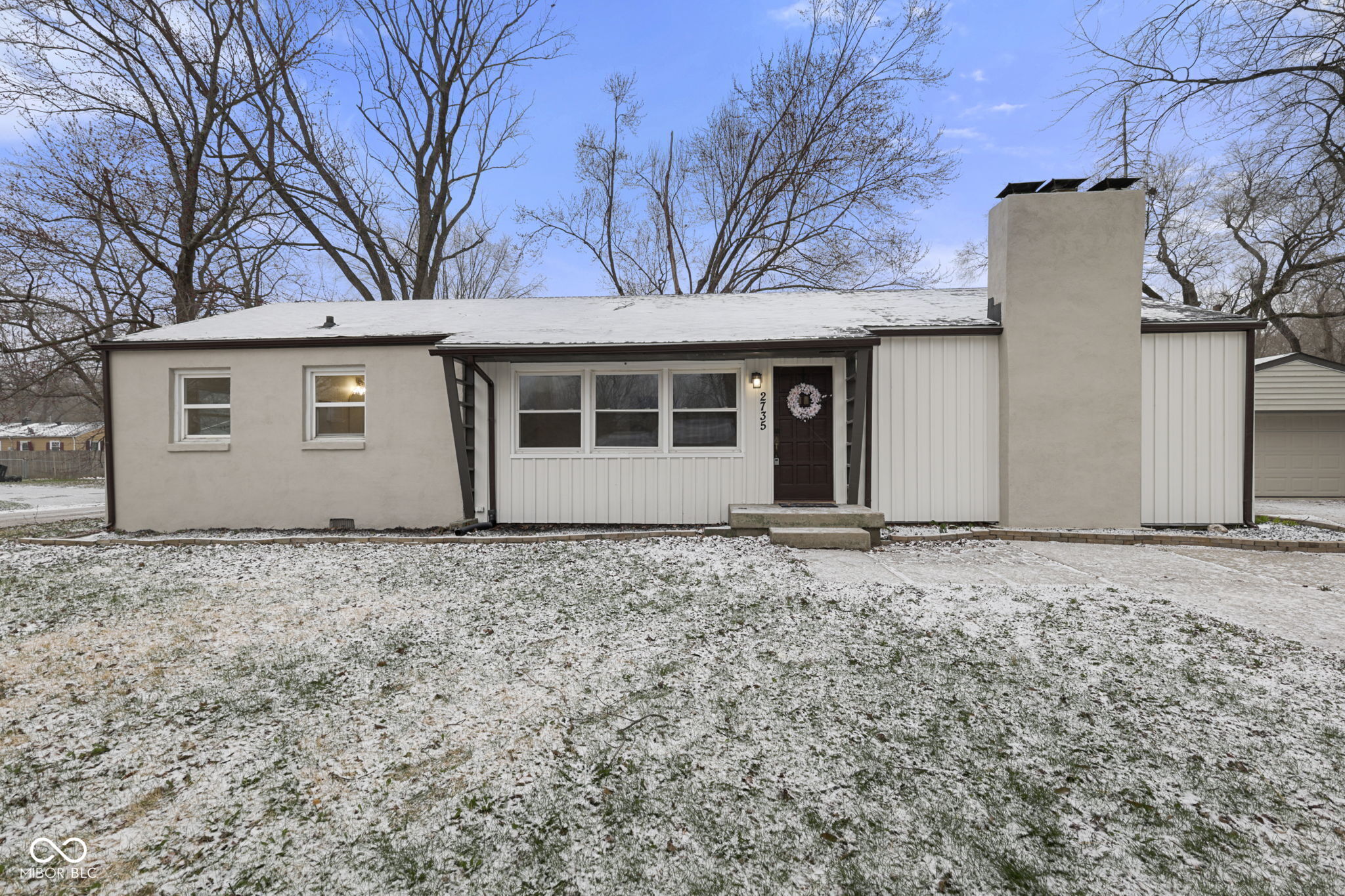 2735 Canterbury Lane