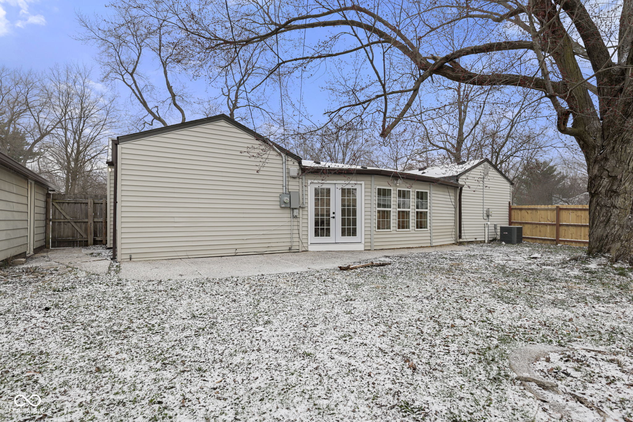 2735 Canterbury Lane