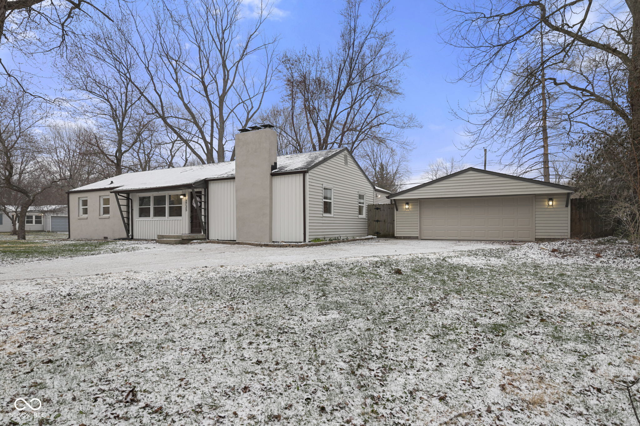 2735 Canterbury Lane