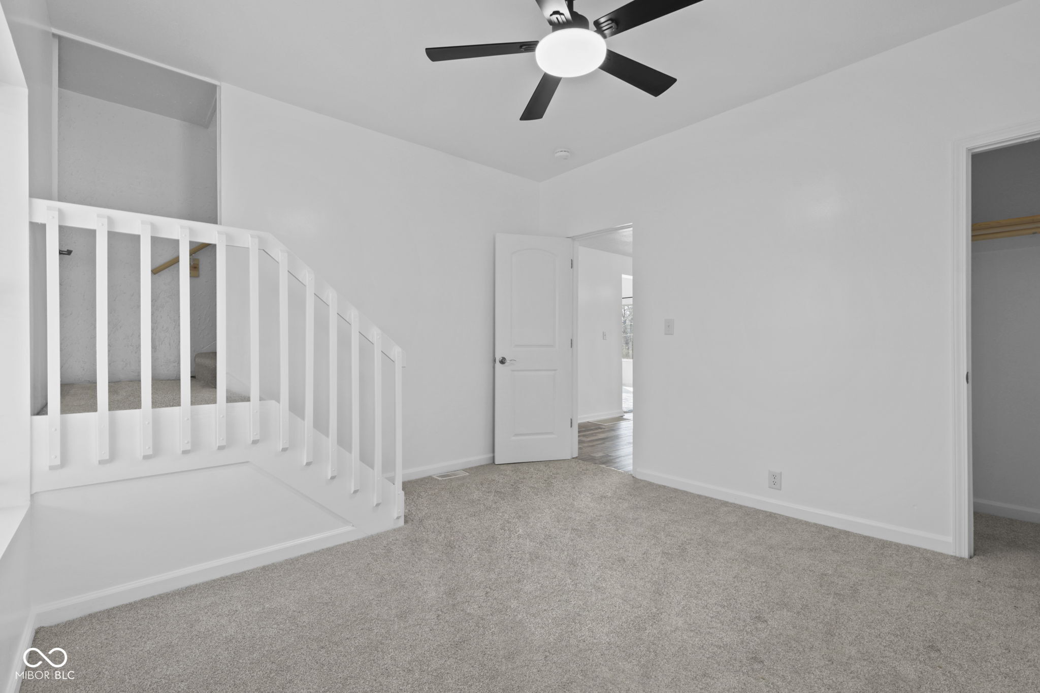 5452 E Hadley Road