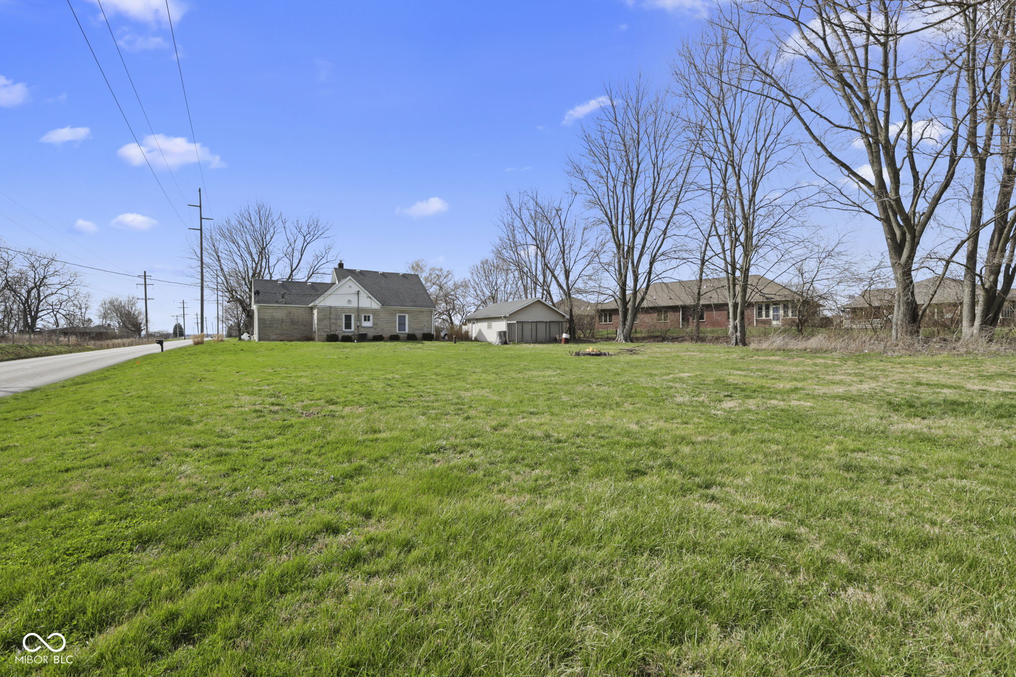 5452 E Hadley Road