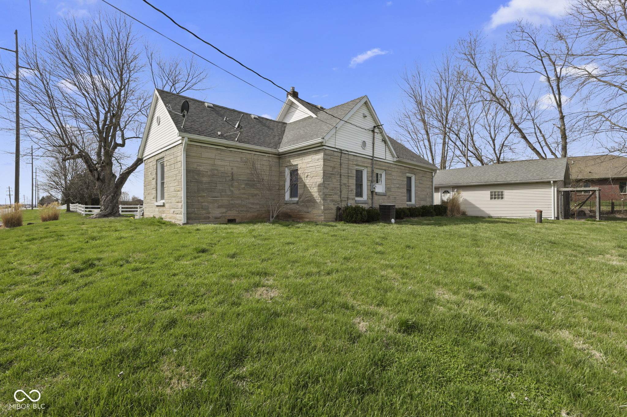 5452 E Hadley Road