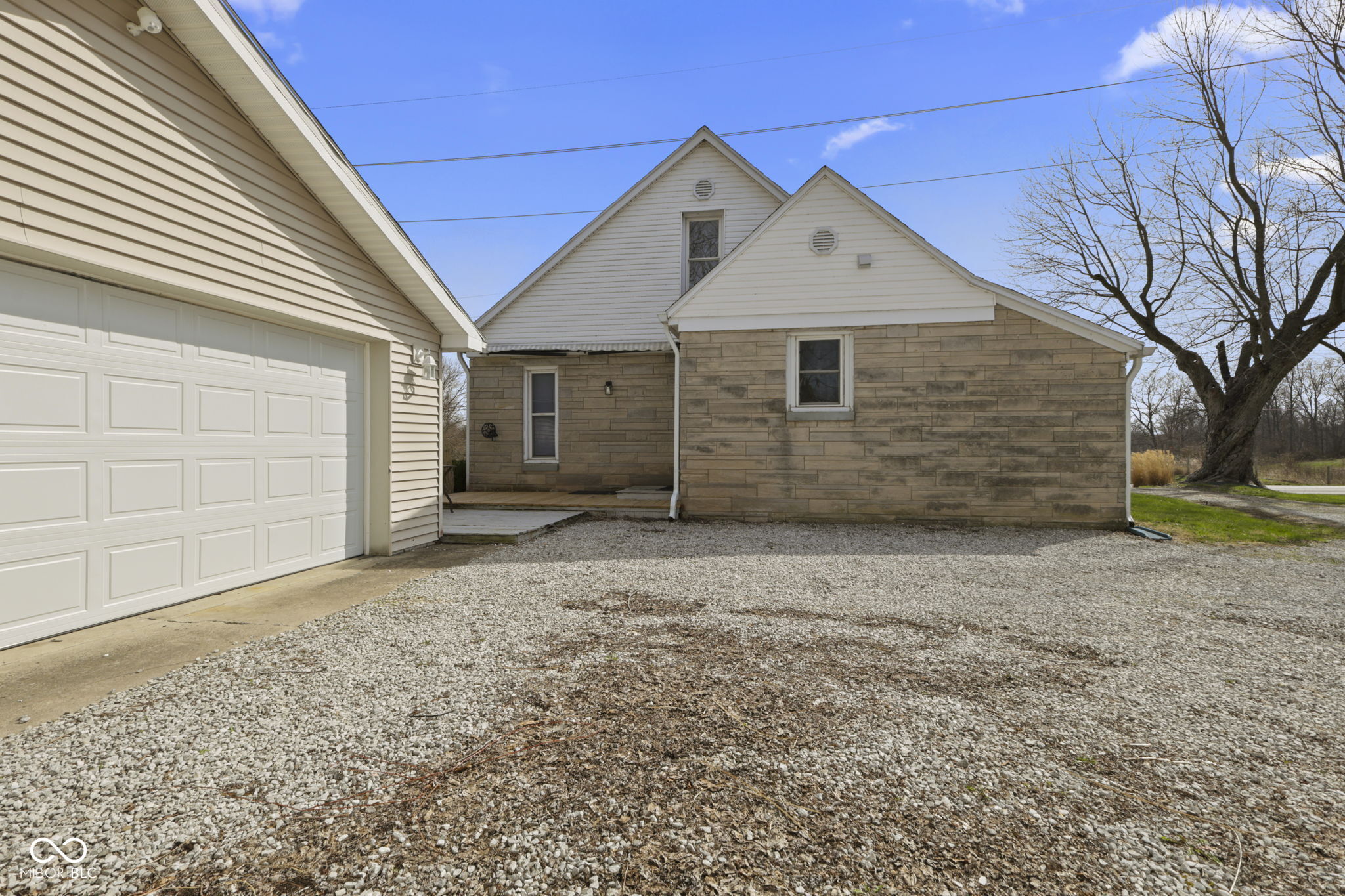 5452 E Hadley Road