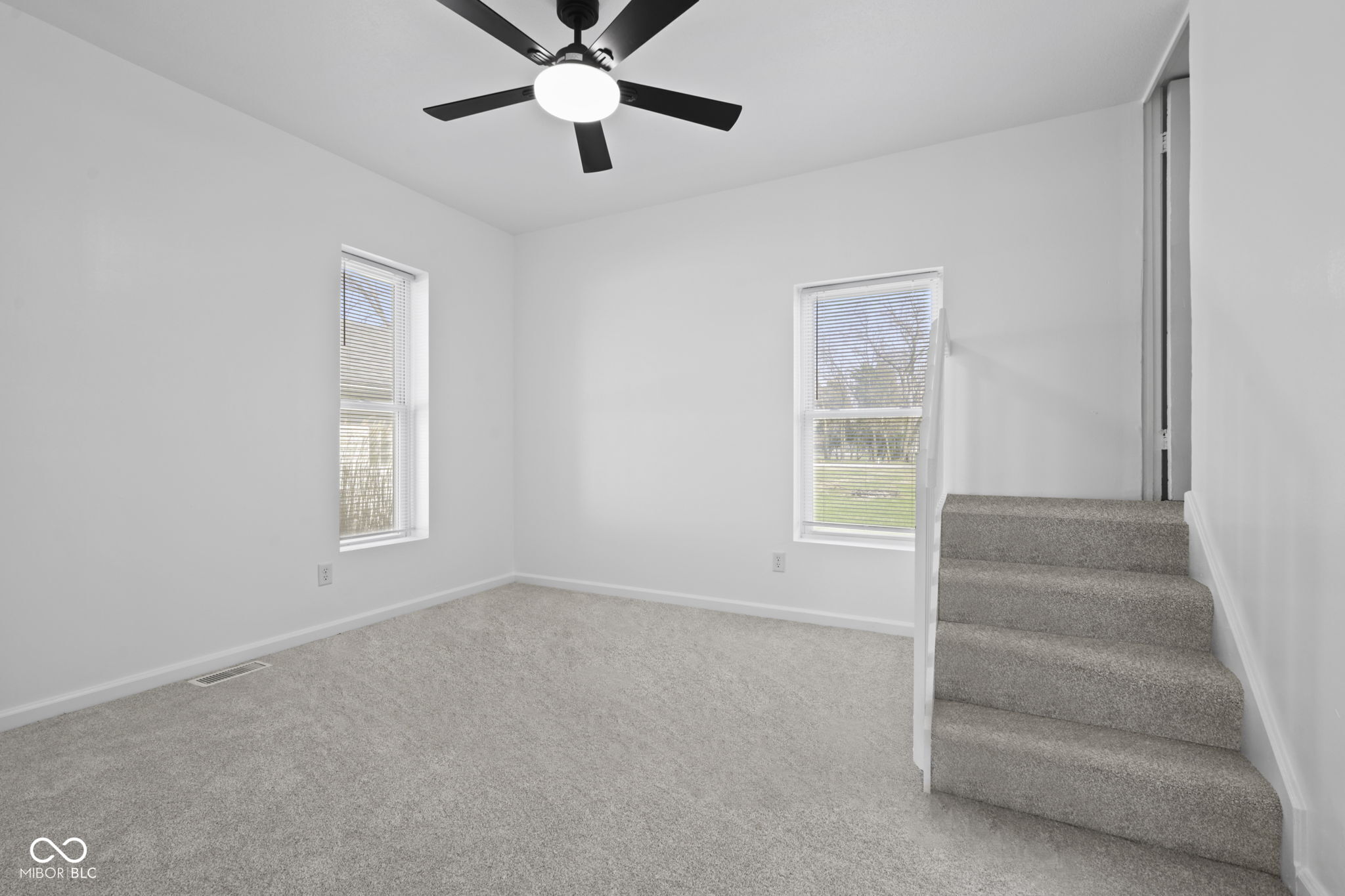 5452 E Hadley Road