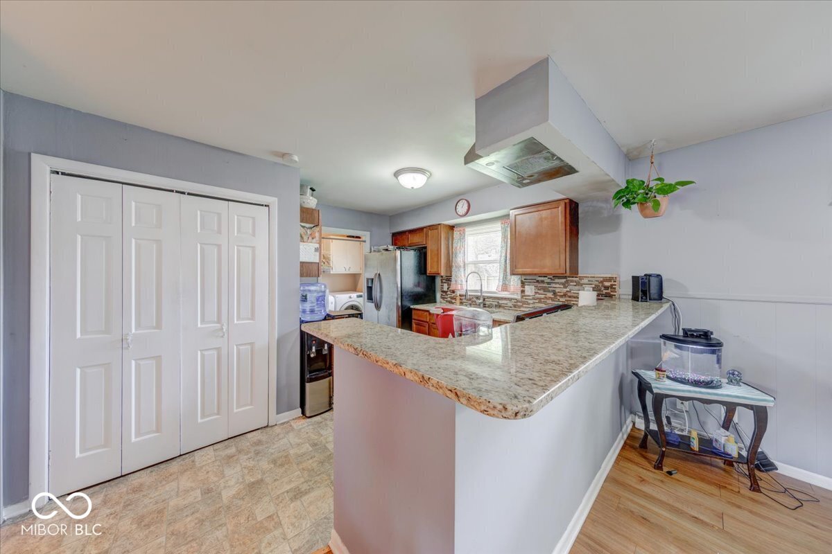 7604 Hillcrest Drive