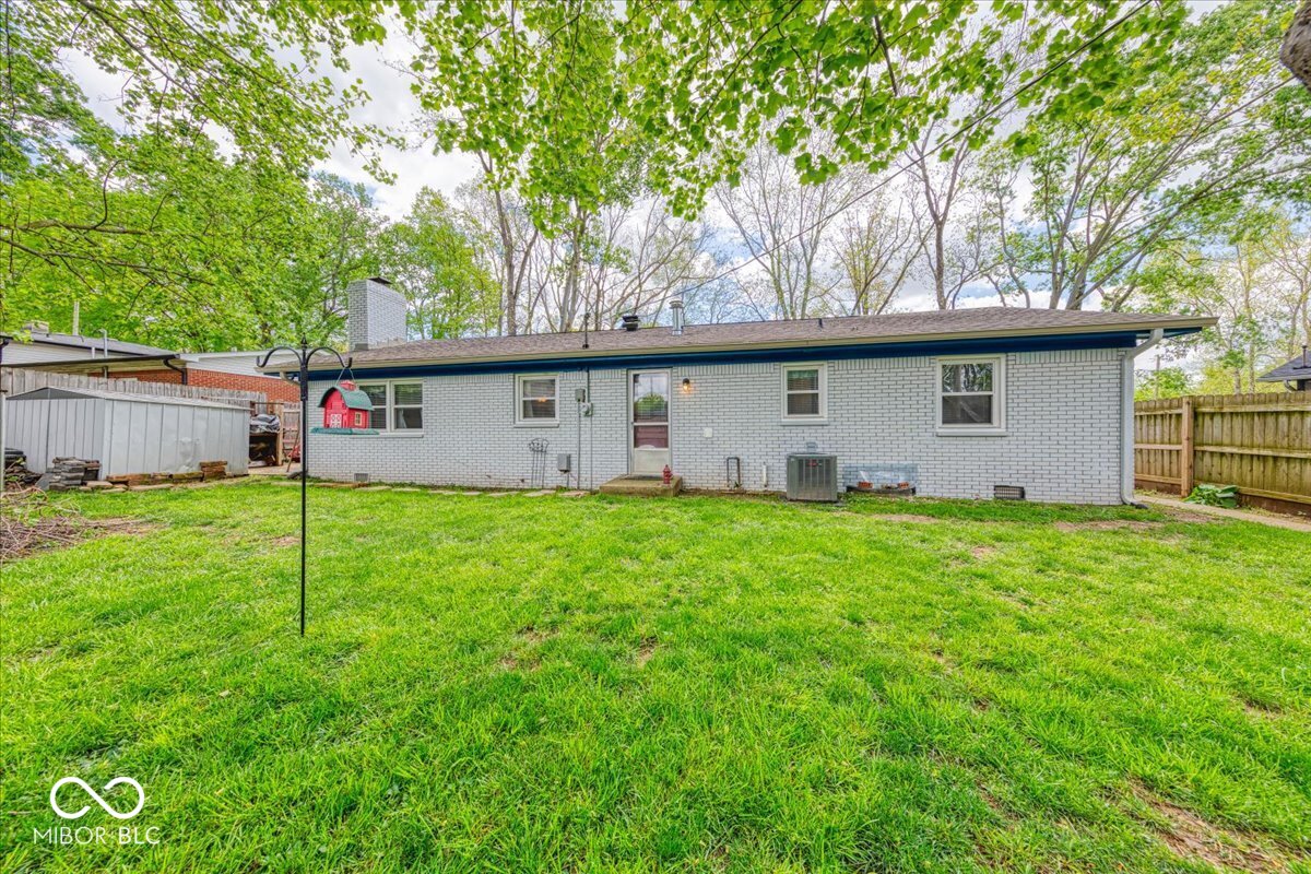 7604 Hillcrest Drive