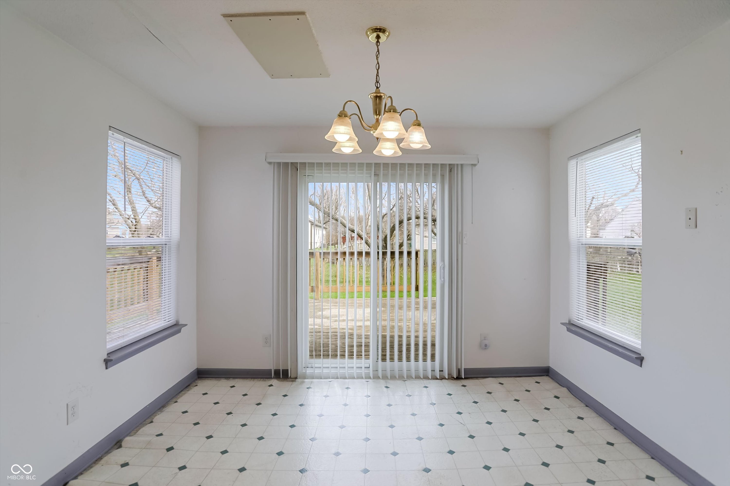 470 Tracy Lane