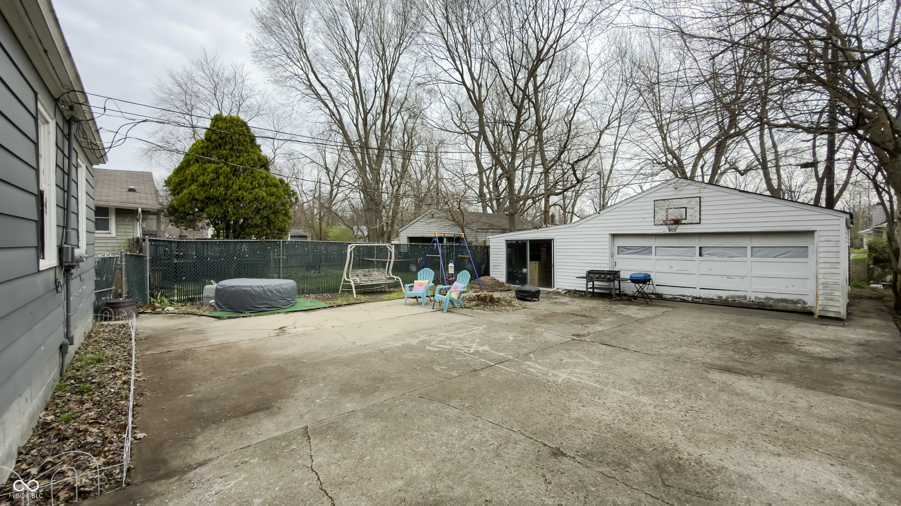 5121 Rosslyn Avenue