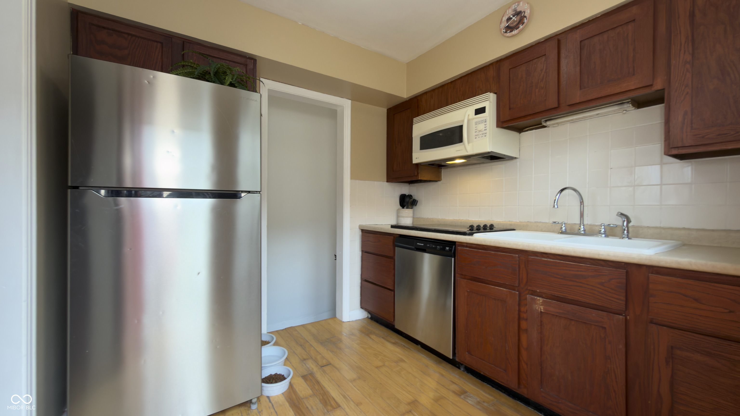 5121 Rosslyn Avenue