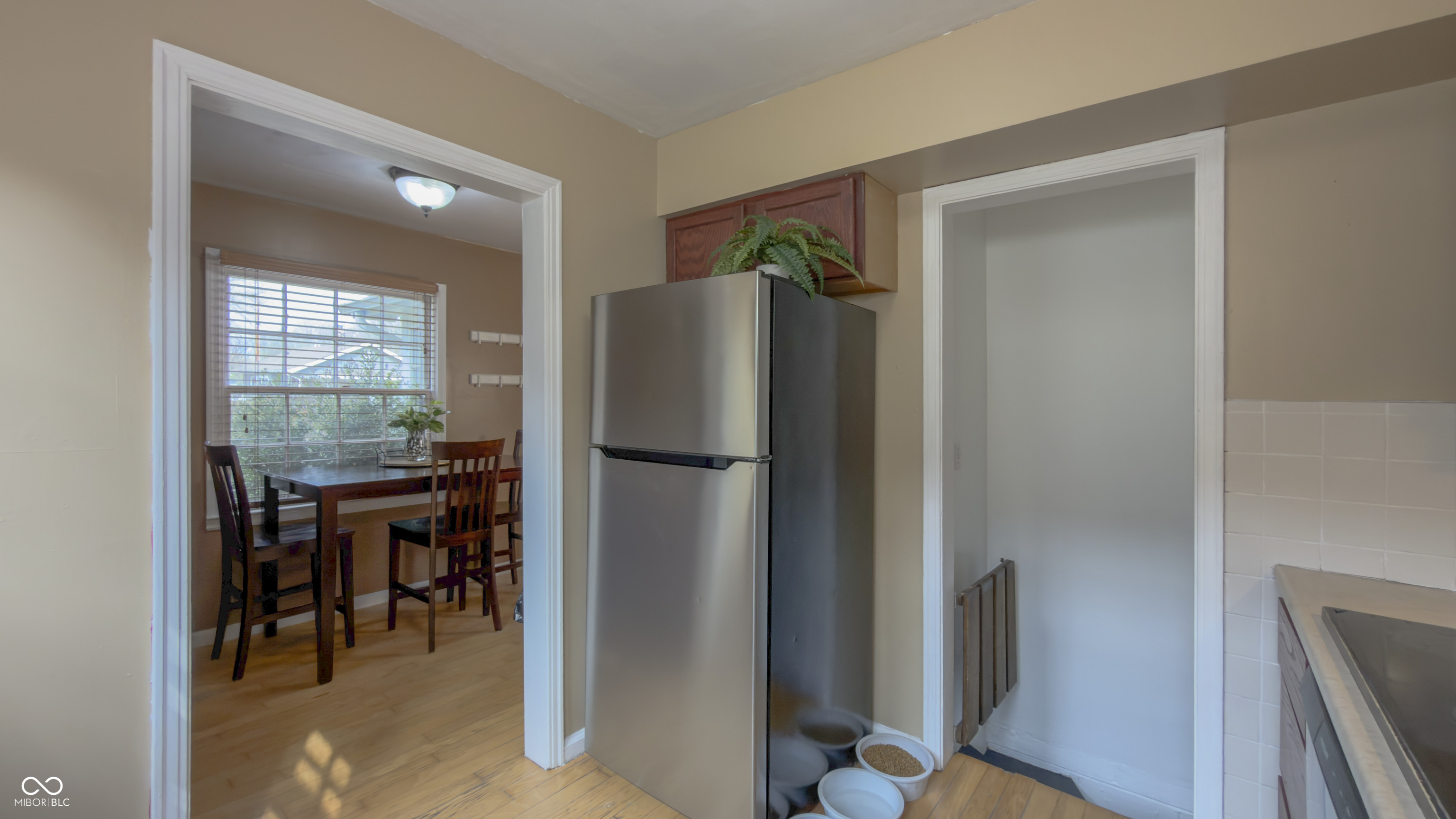 5121 Rosslyn Avenue