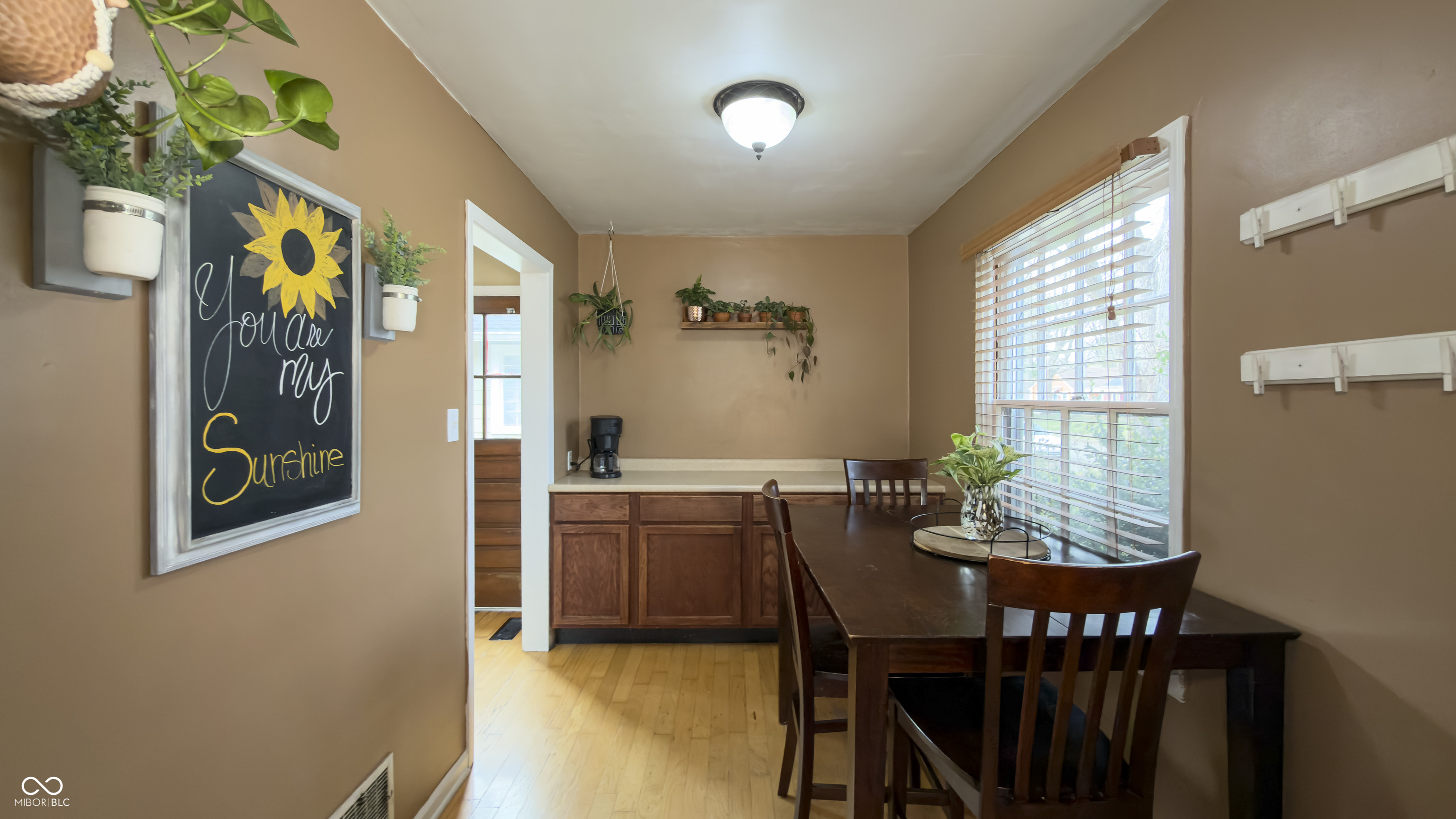 5121 Rosslyn Avenue