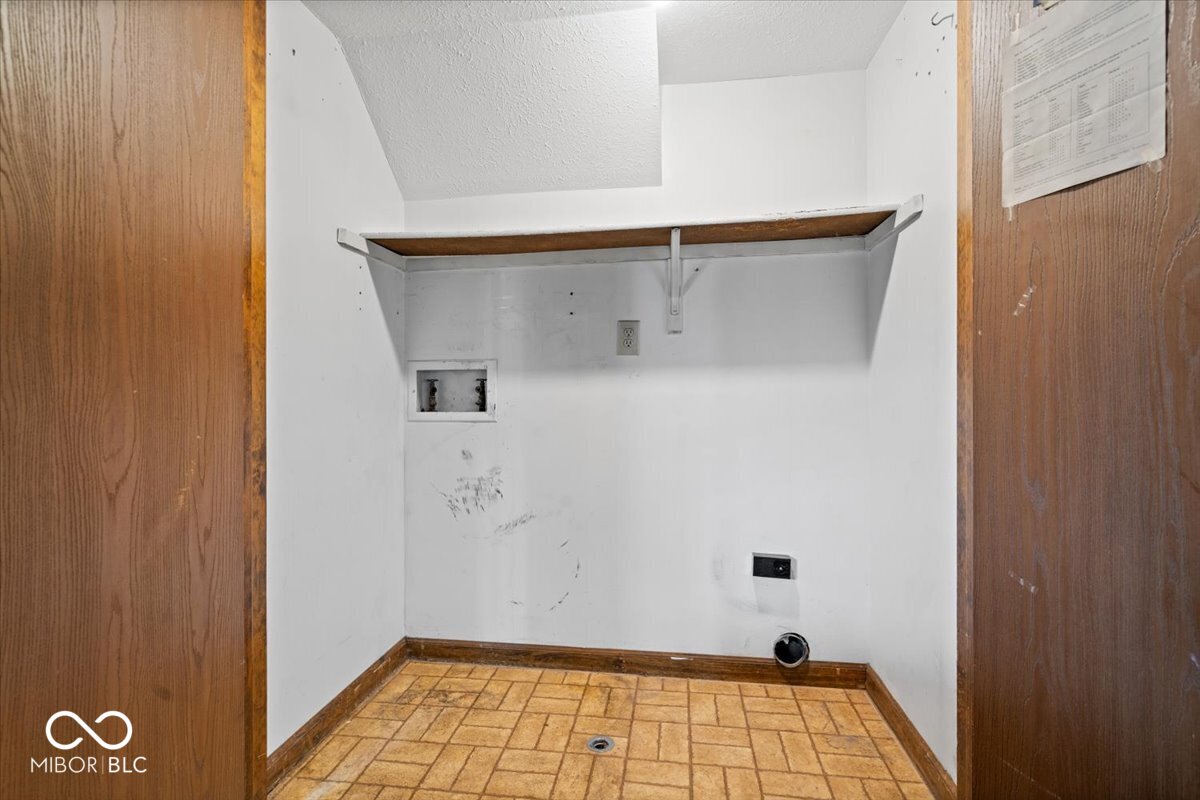 8733 Caplock Lane