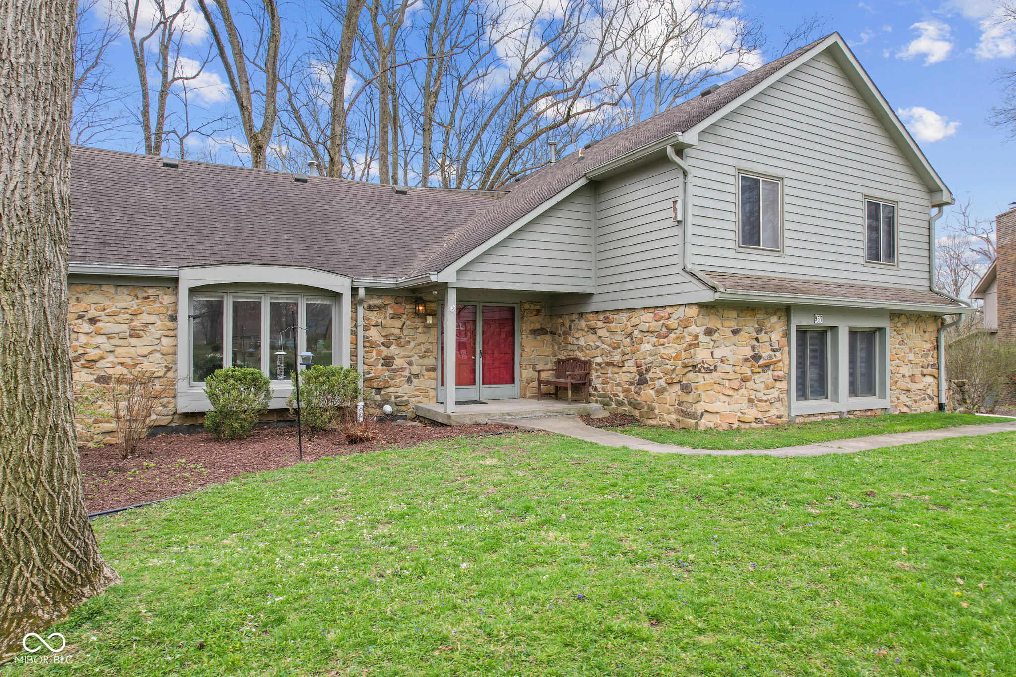 957 Sleepy Hollow Court