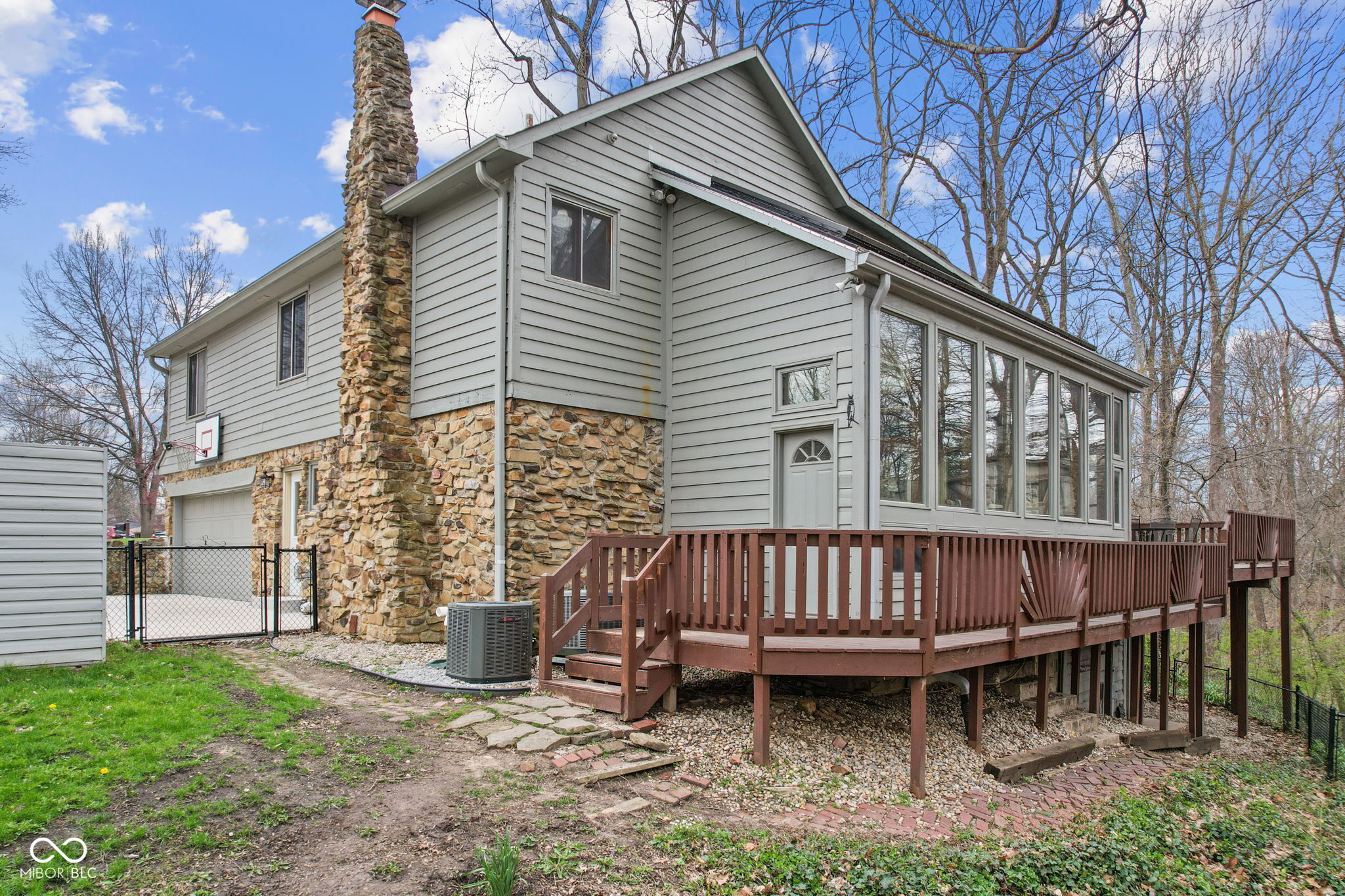 957 Sleepy Hollow Court