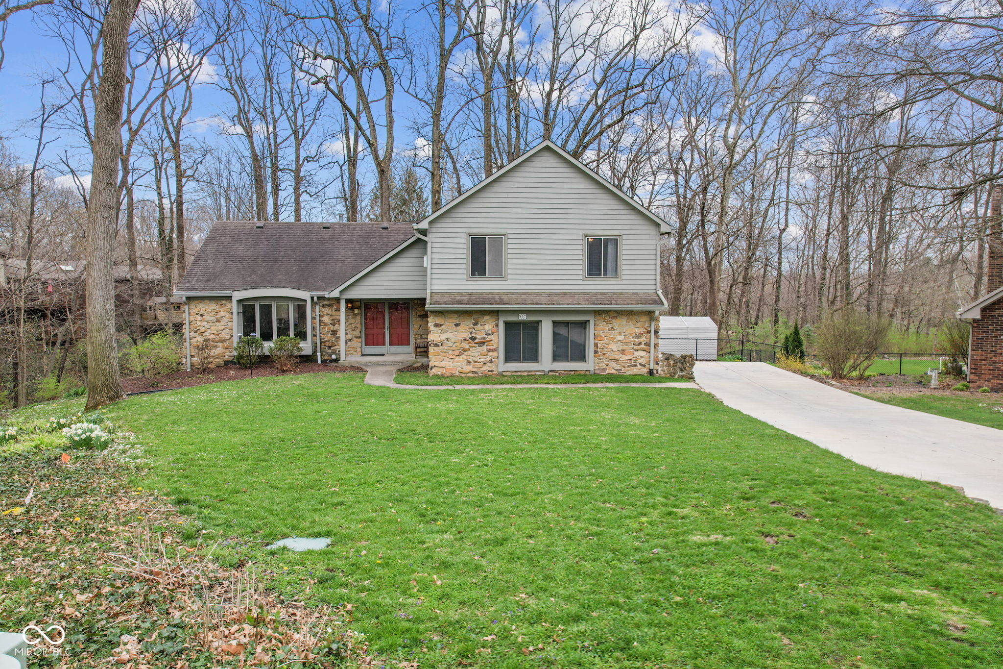 957 Sleepy Hollow Court