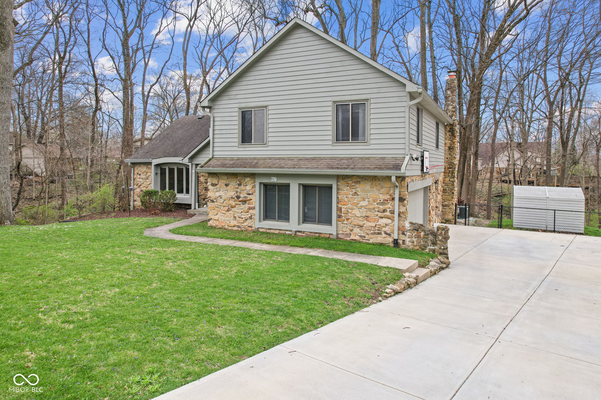957 Sleepy Hollow Court