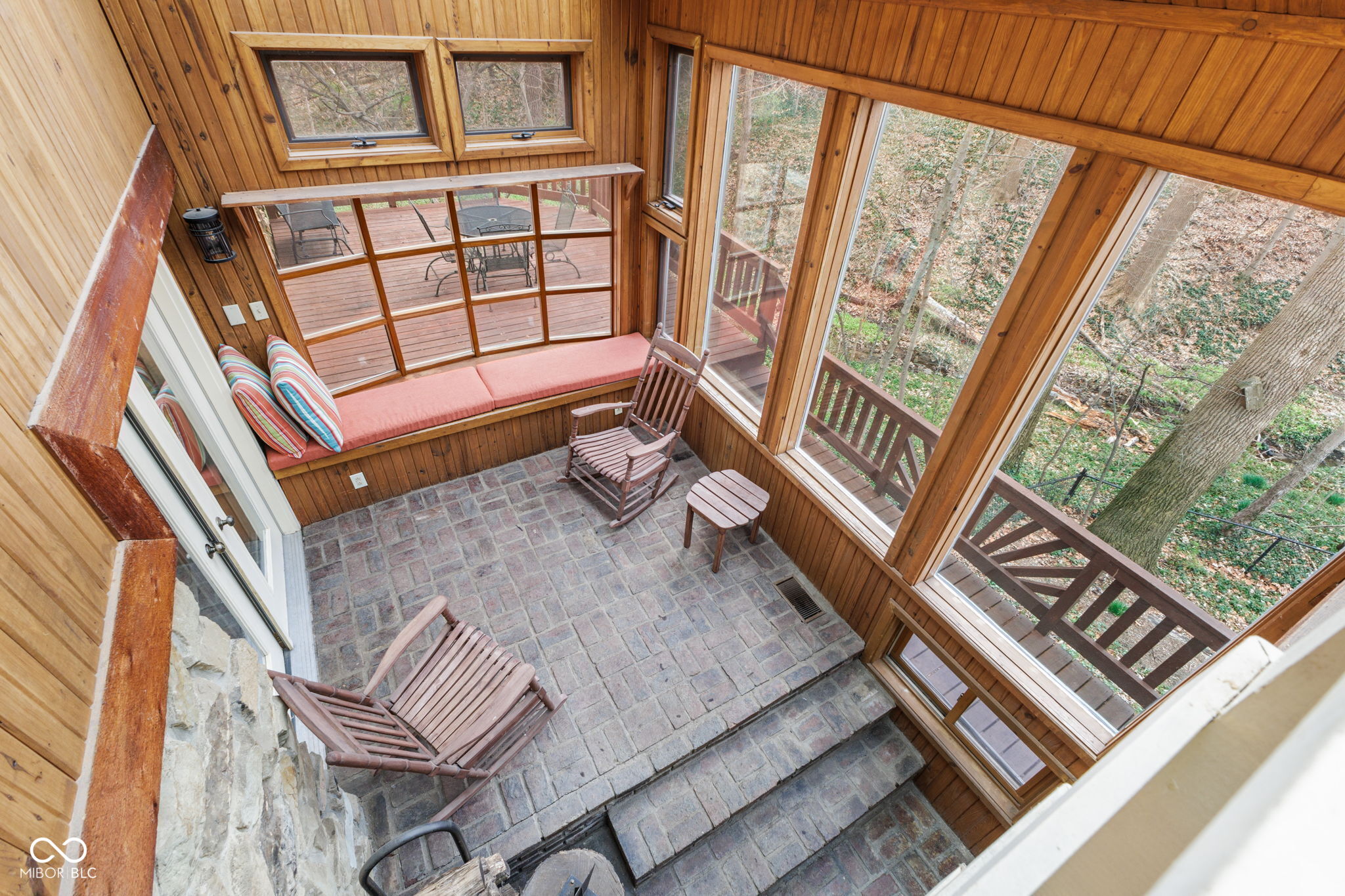 957 Sleepy Hollow Court