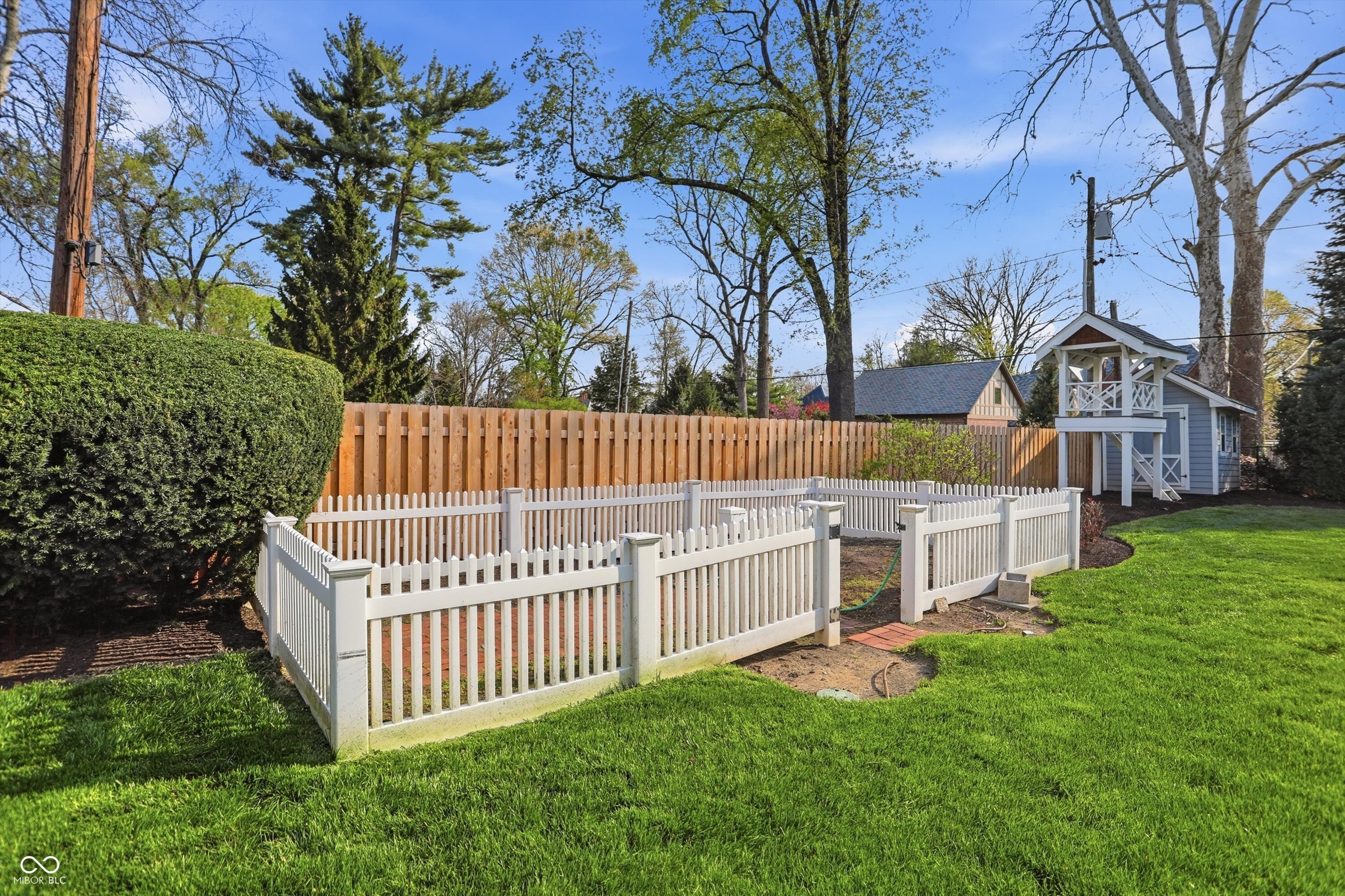 5273 N Illinois Street