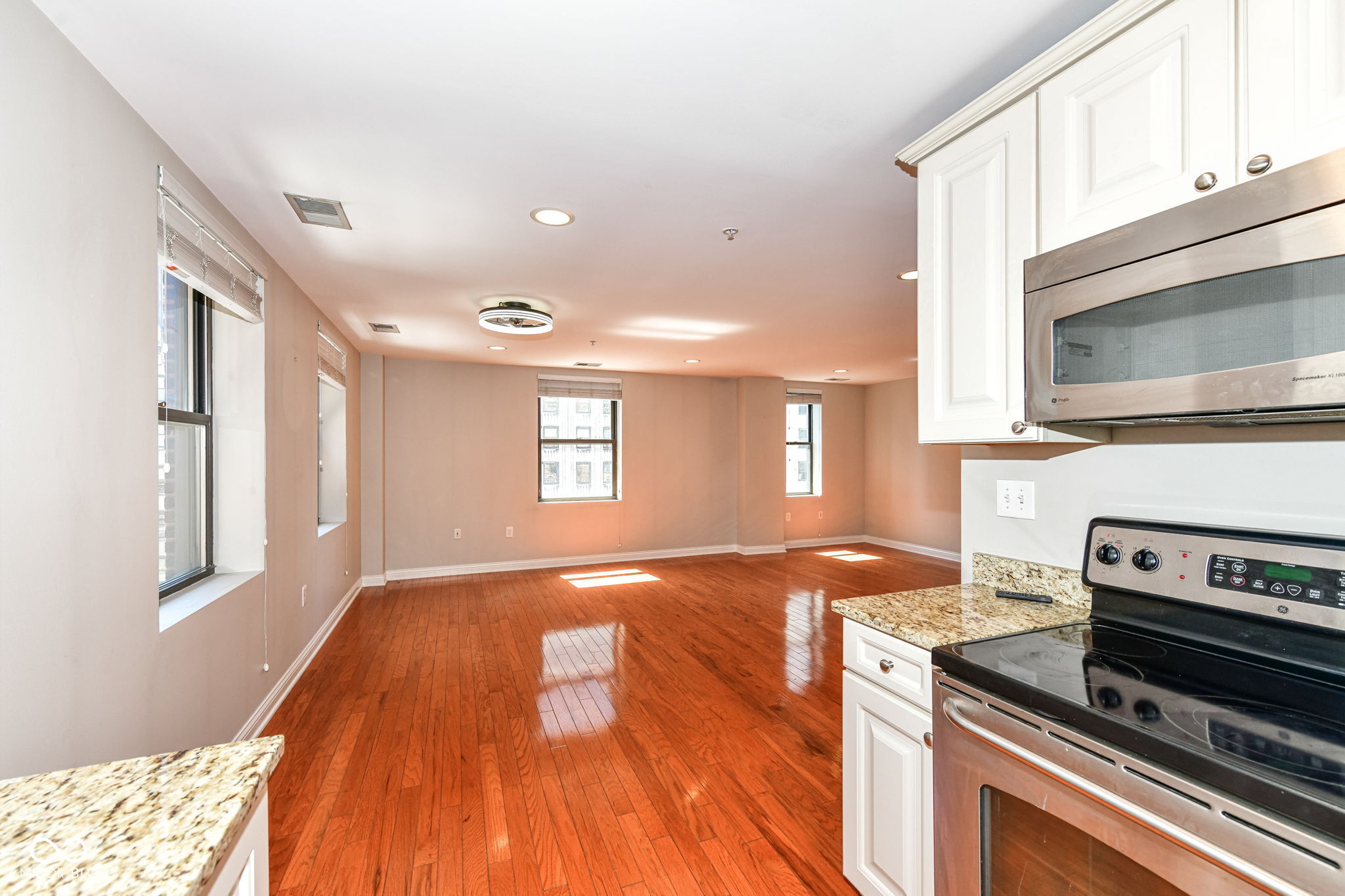 350 N Meridian Street Unit: 709