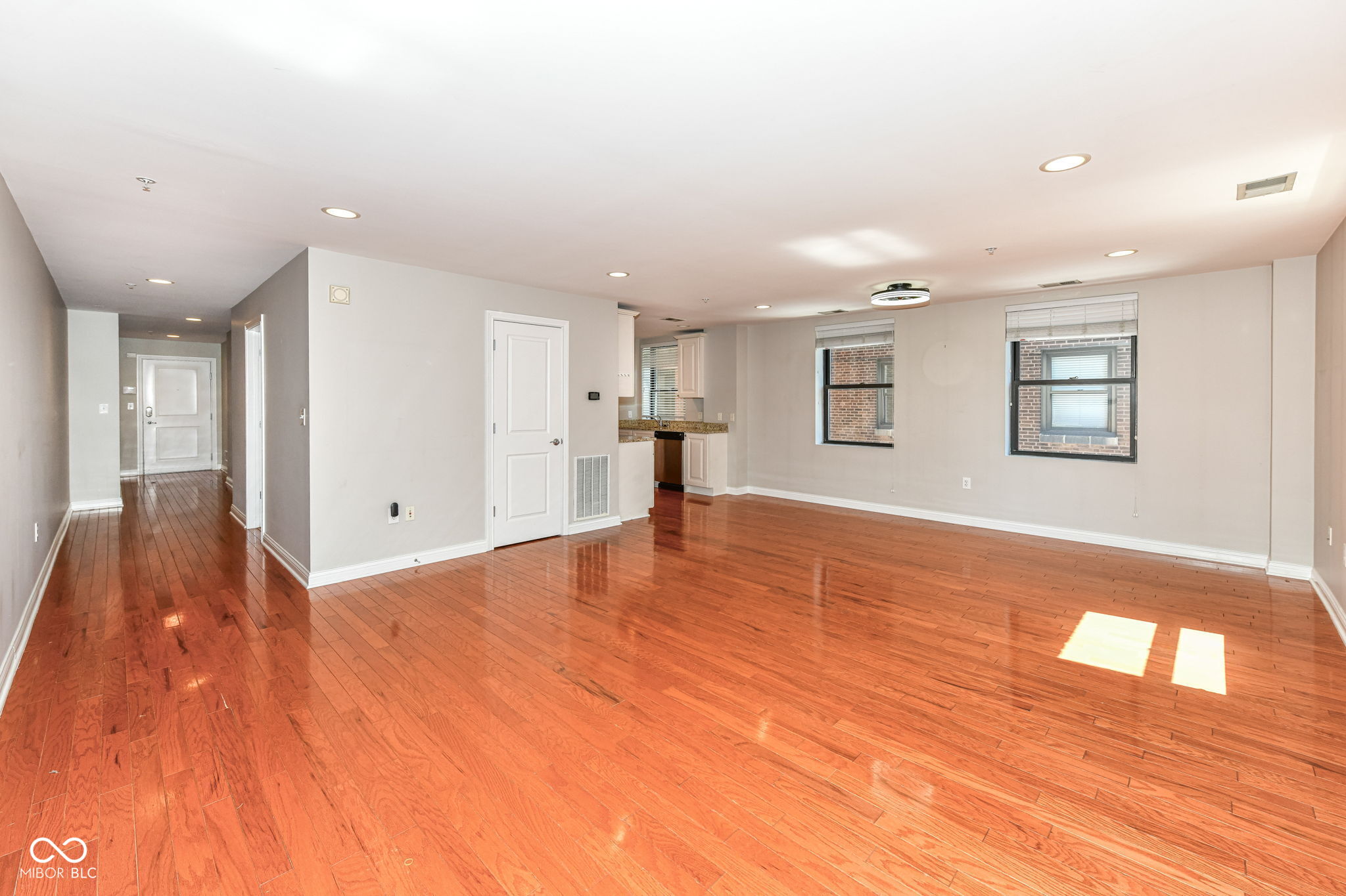 350 N Meridian Street Unit: 709