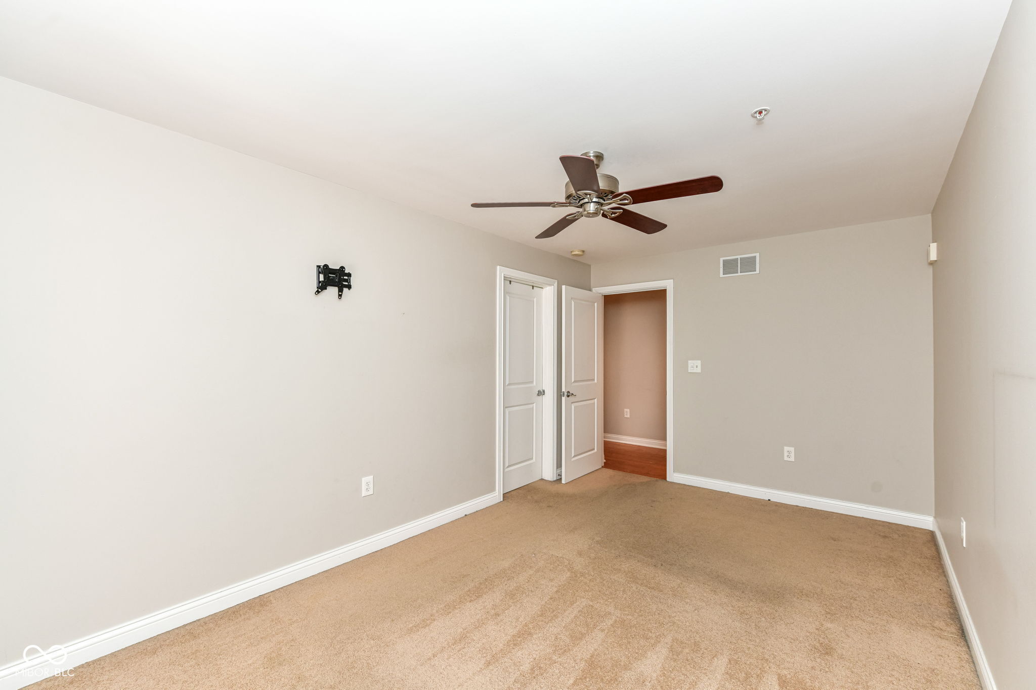 350 N Meridian Street Unit: 709