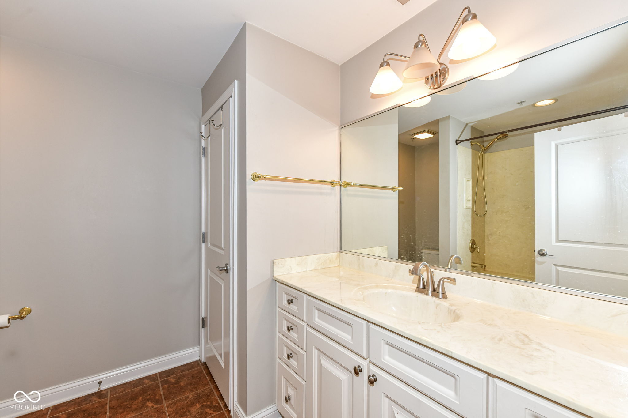 350 N Meridian Street Unit: 709