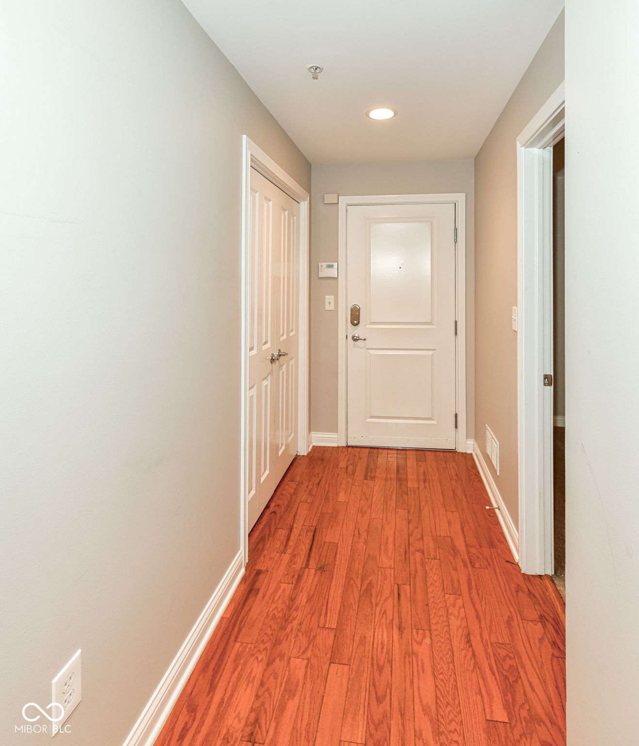 350 N Meridian Street Unit: 709