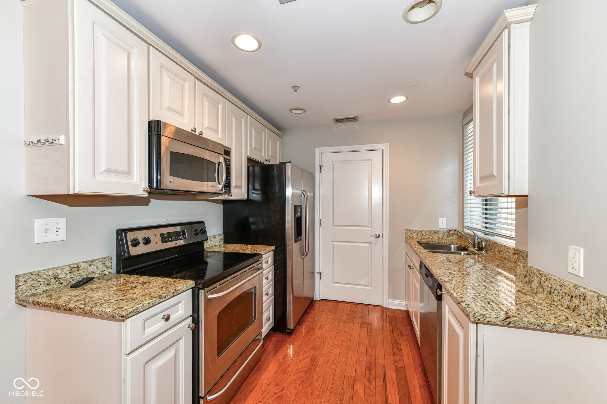 350 N Meridian Street Unit: 709