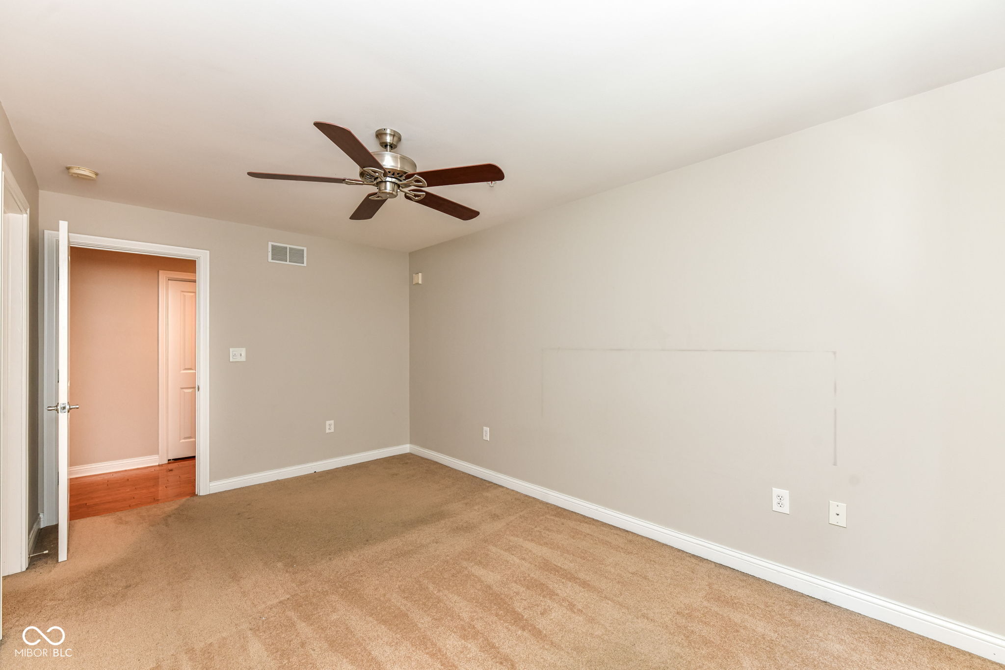 350 N Meridian Street Unit: 709