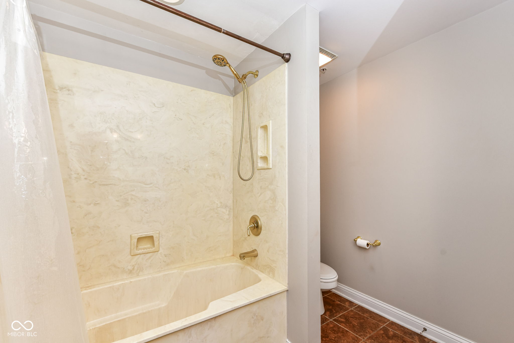350 N Meridian Street Unit: 709