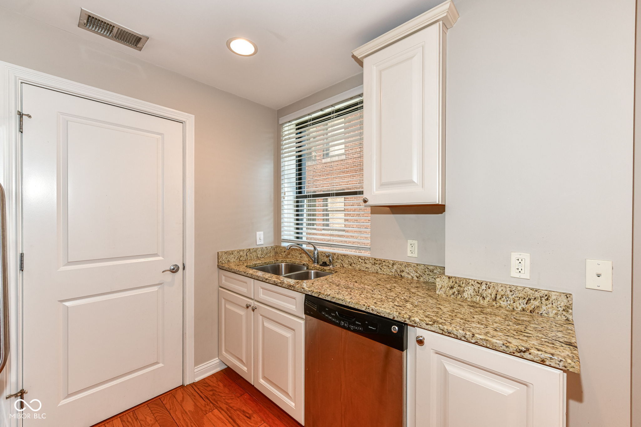 350 N Meridian Street Unit: 709