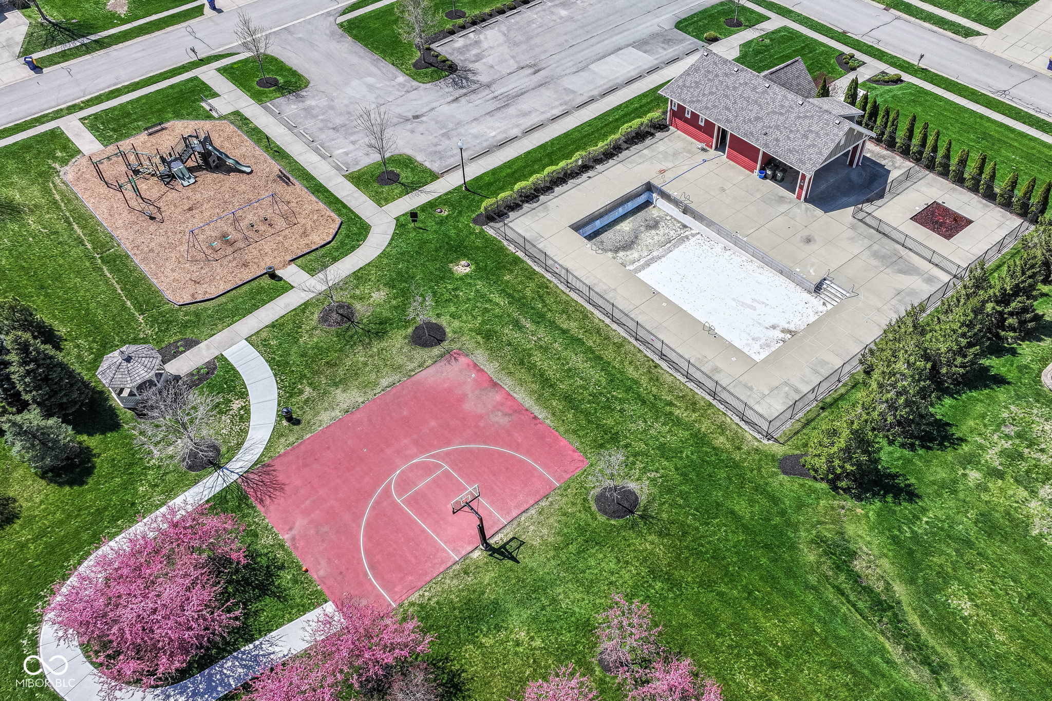 6236 N Woods Edge Court