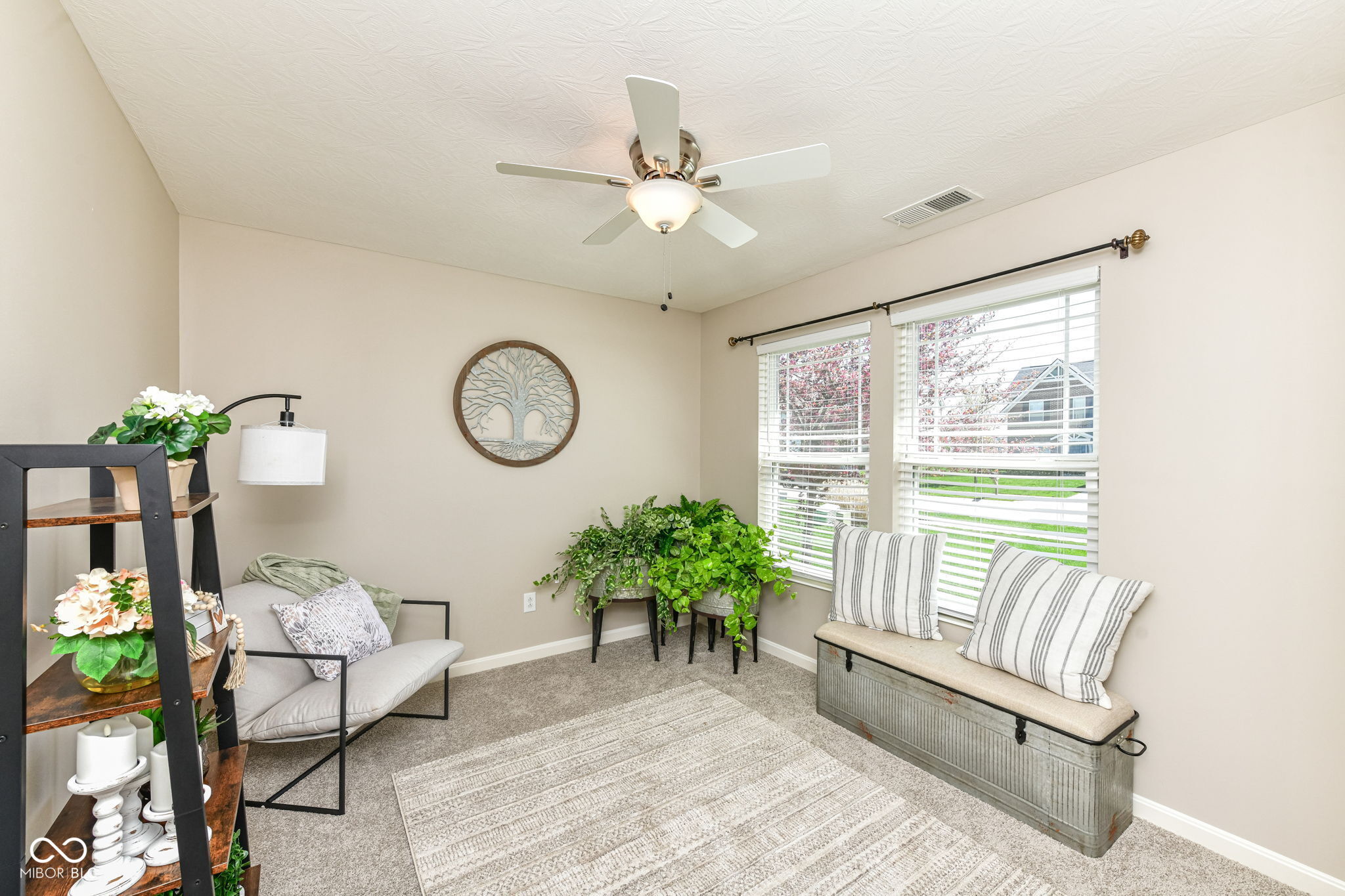 6236 N Woods Edge Court