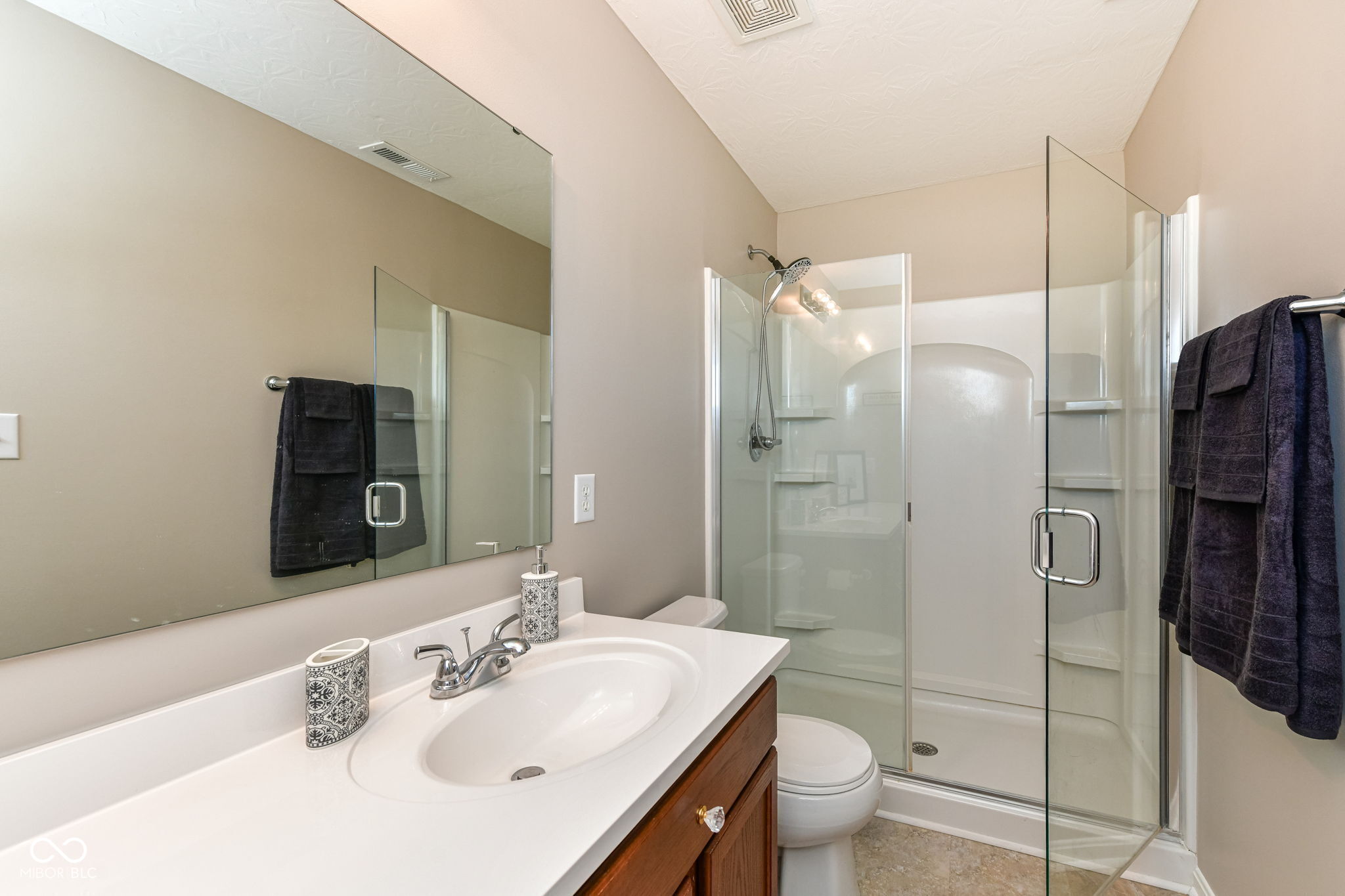 6236 N Woods Edge Court