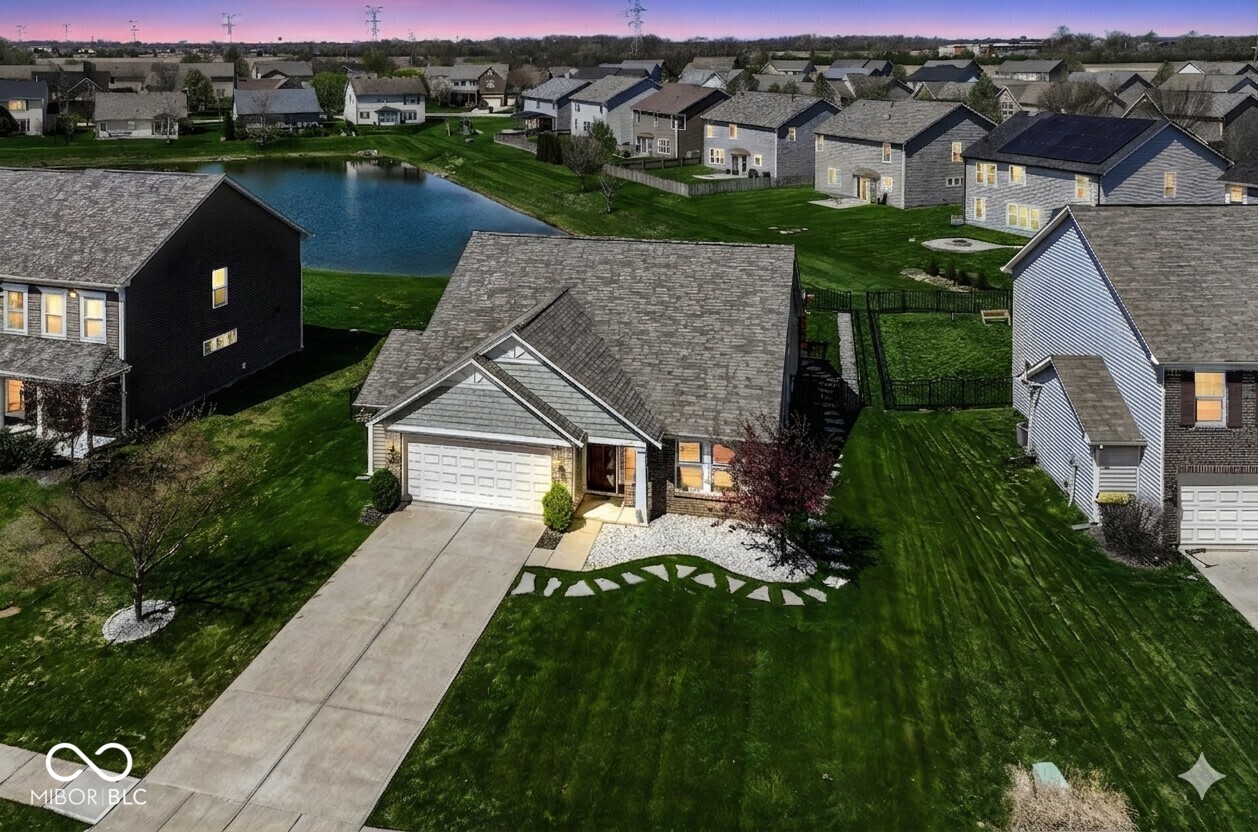 6236 N Woods Edge Court