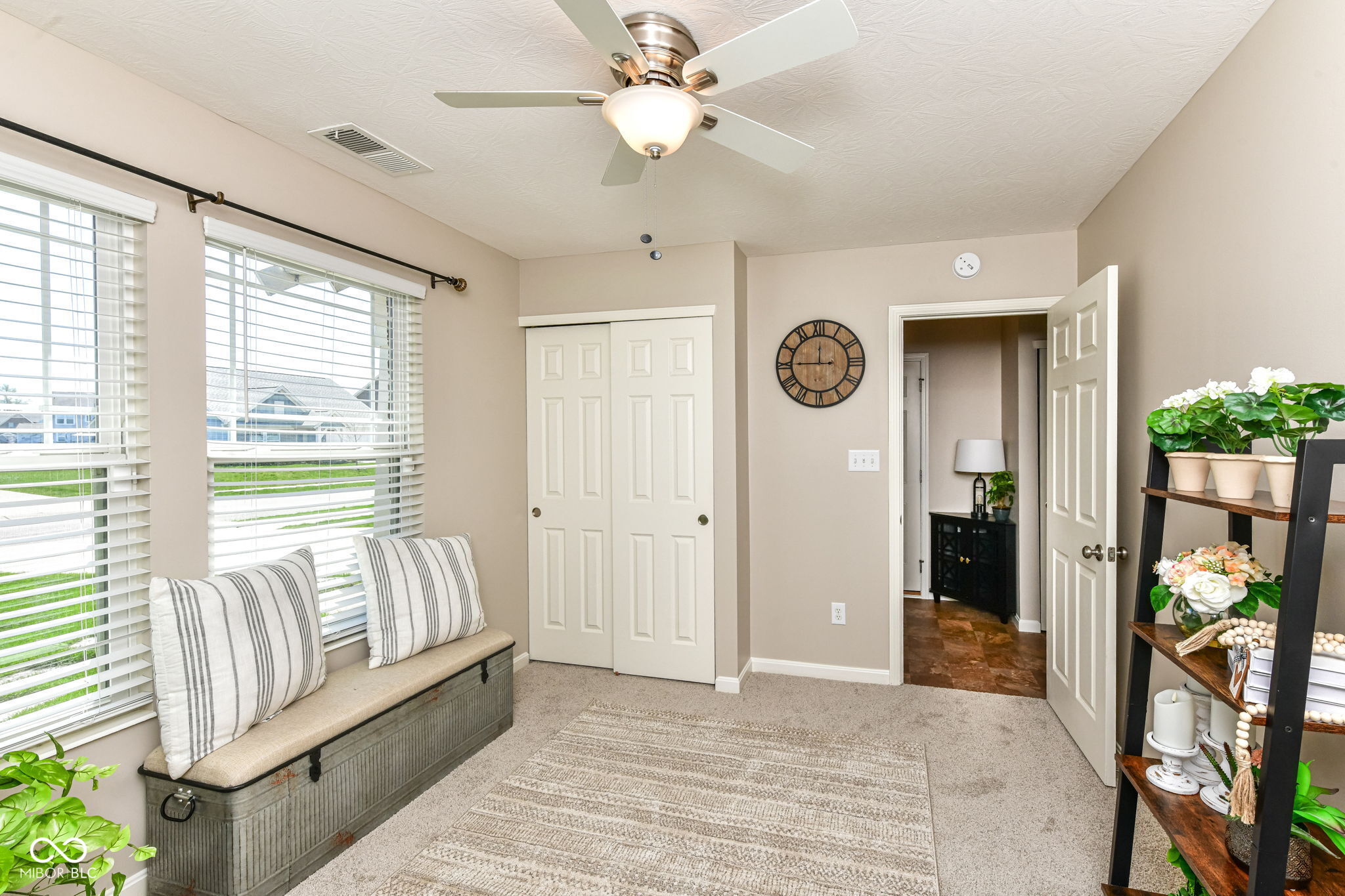 6236 N Woods Edge Court