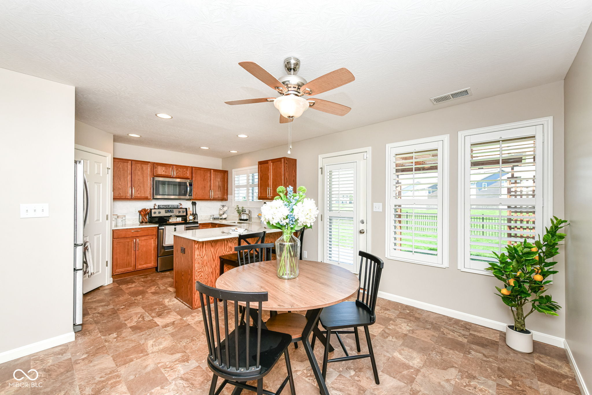 6236 N Woods Edge Court
