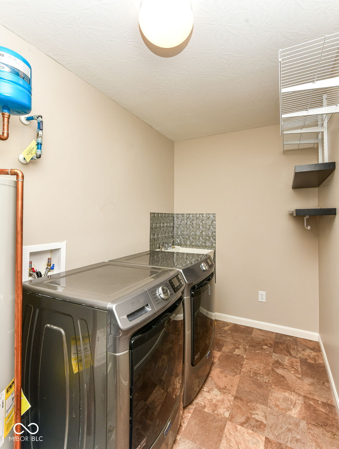 6236 N Woods Edge Court